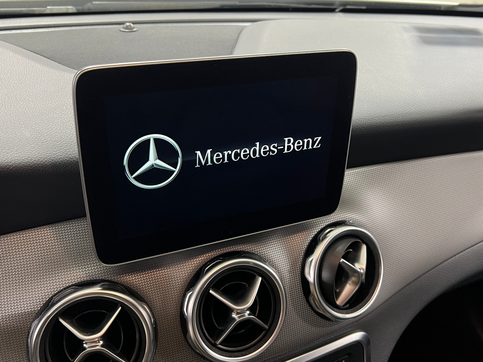 Thumbnail: 2020 Mercedes-Benz GLA - 3