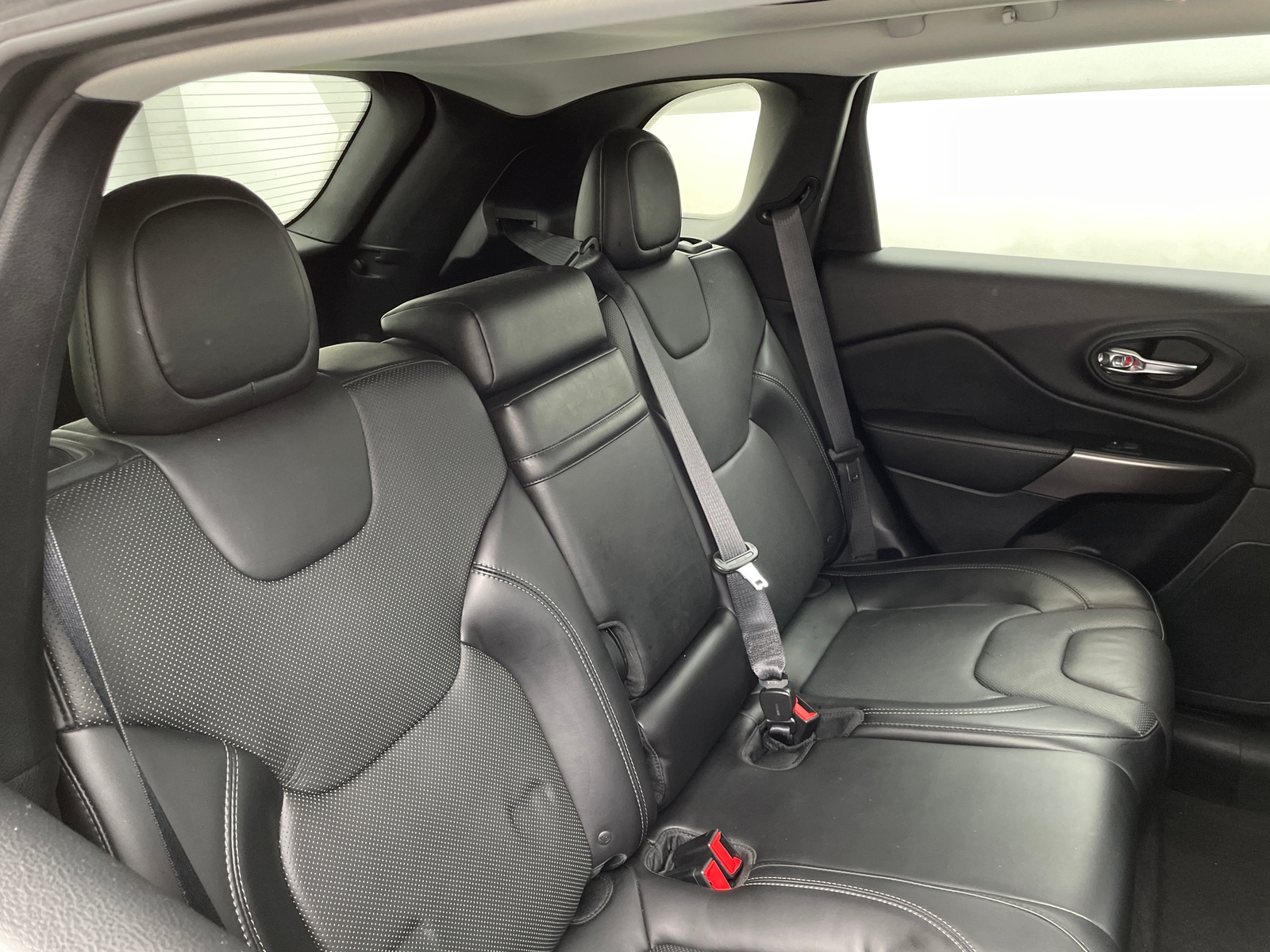 Thumbnail: 2019 Jeep Cherokee - 5