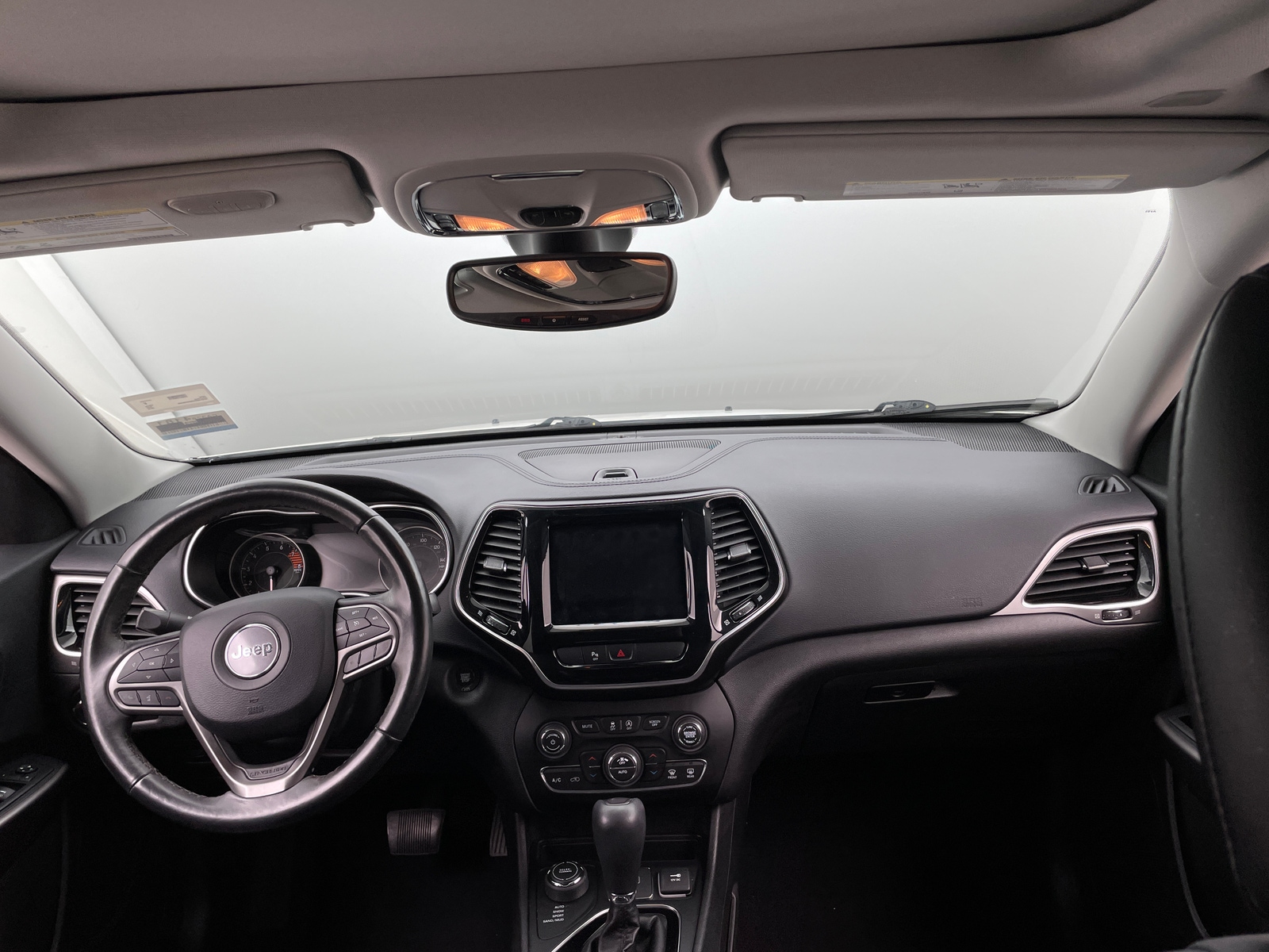 Thumbnail: 2019 Jeep Cherokee - 2