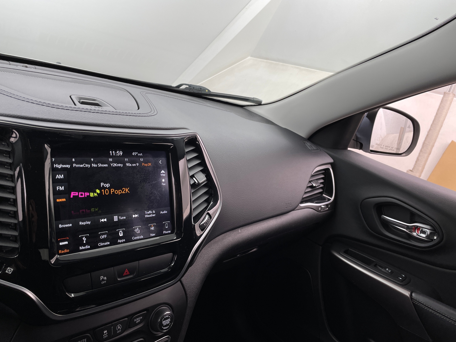 Thumbnail: 2019 Jeep Cherokee - 3