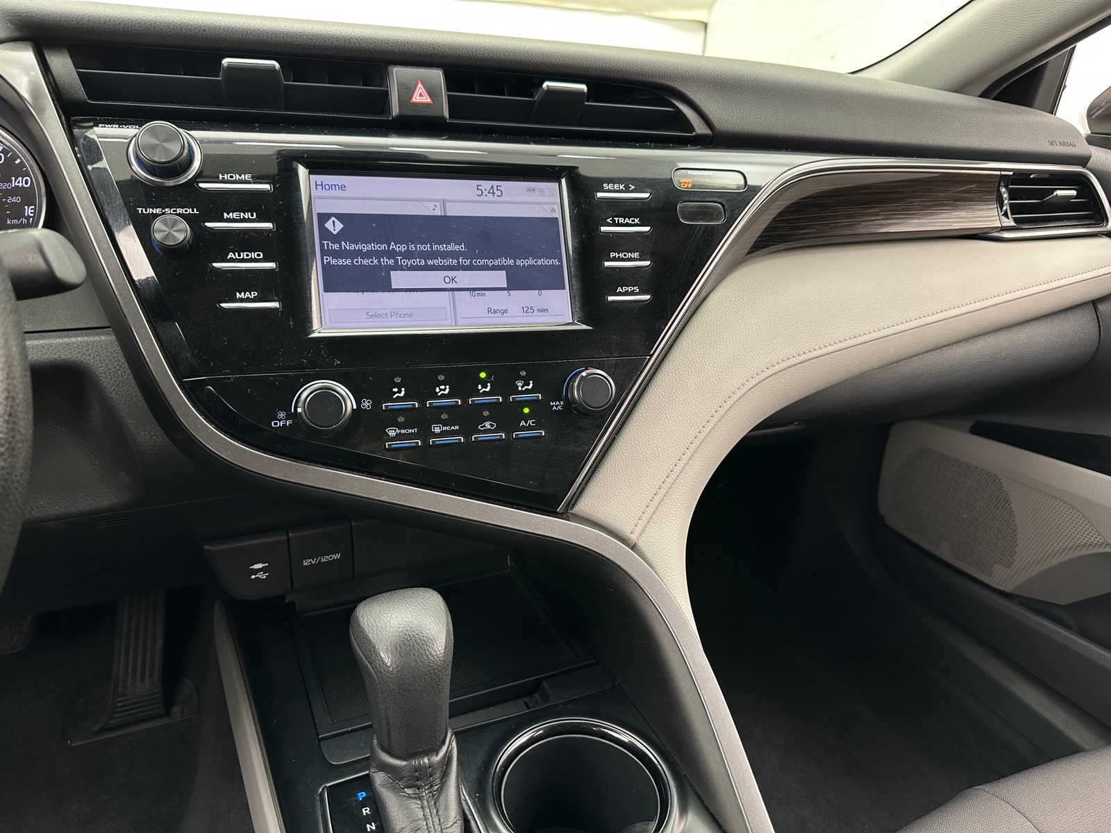 Thumbnail: 2019 Toyota Camry - 4