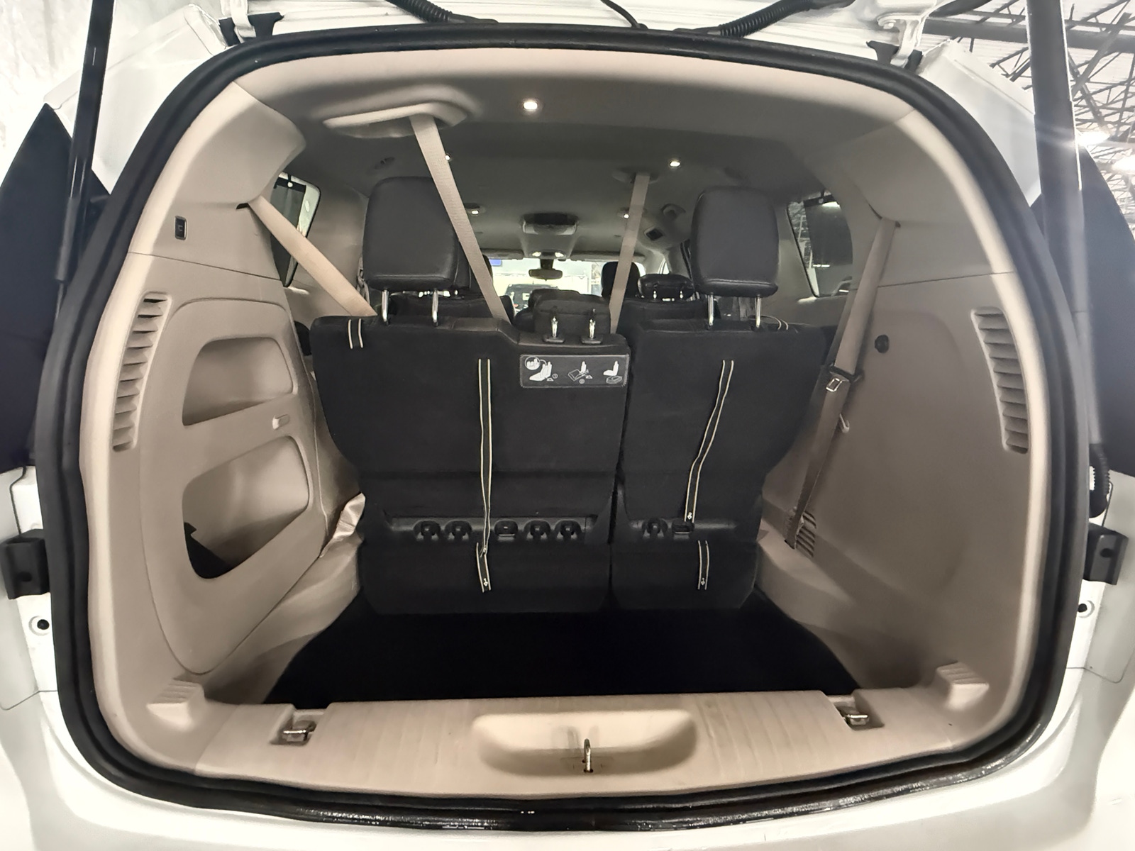 Thumbnail: 2017 Chrysler Pacifica - 7