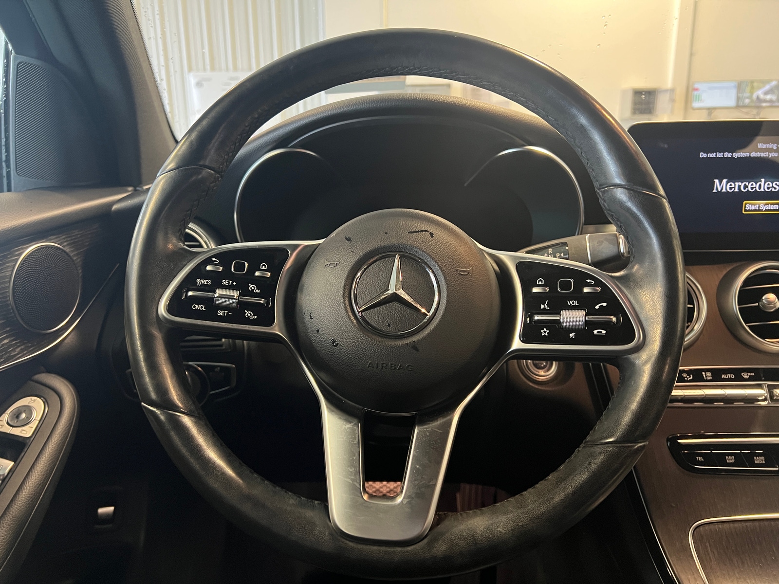 Thumbnail: 2022 Mercedes-Benz GLC - 4