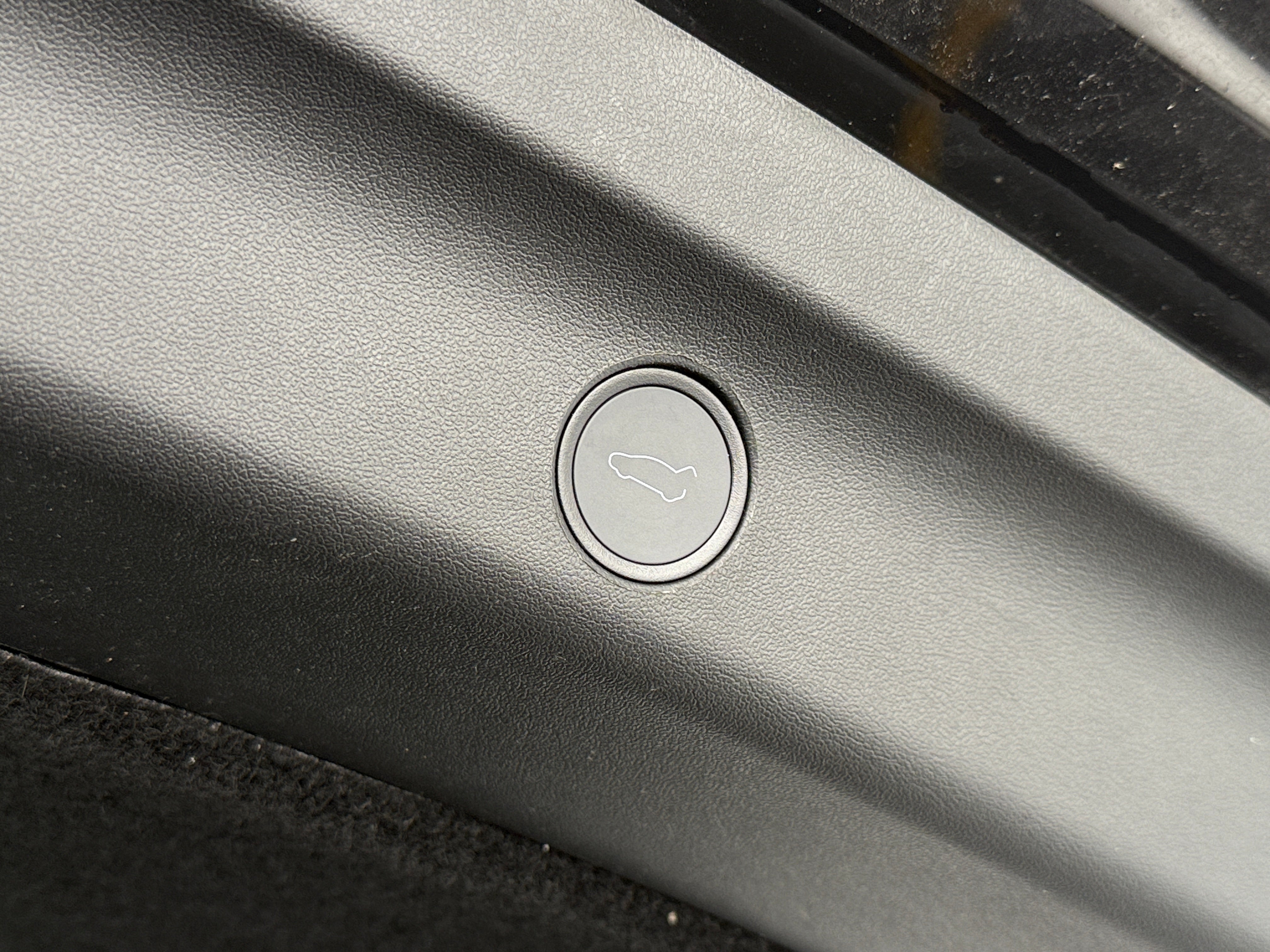 Used 2020 Tesla Model Y Long Range with VIN 5YJYGDEE4LF048388 for sale in Oak Creek, WI