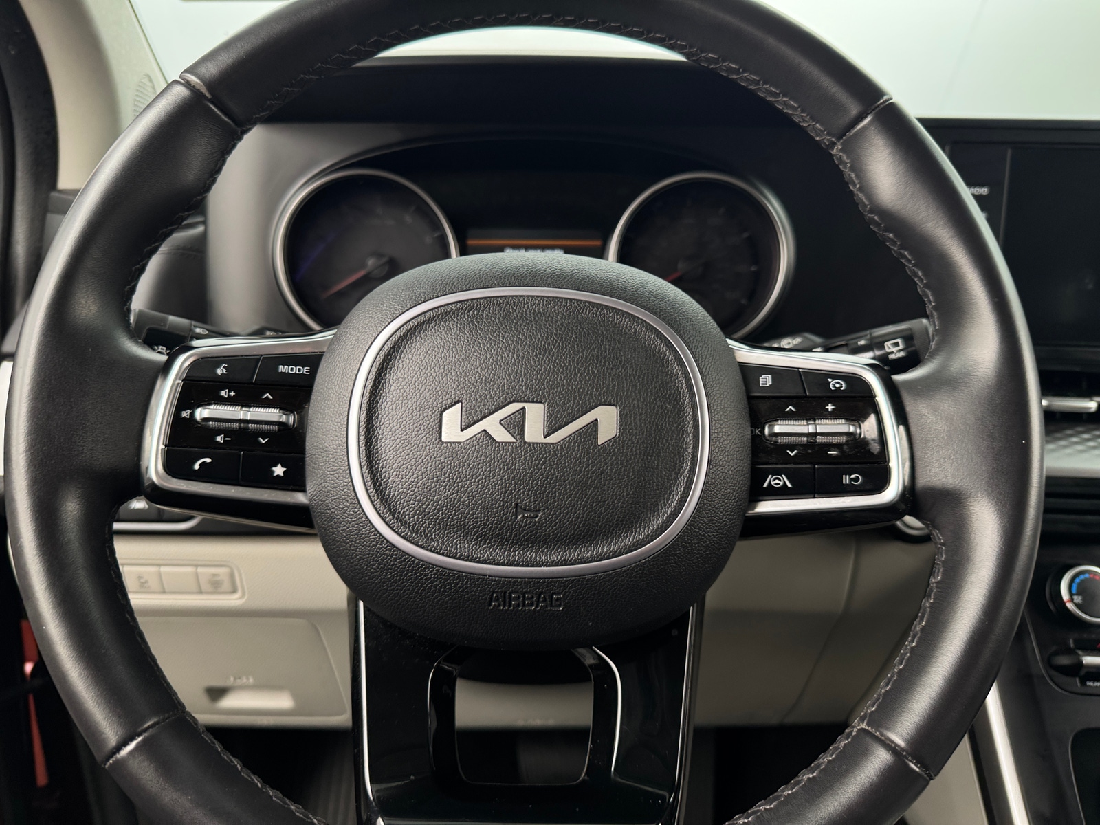 Thumbnail: 2024 Kia Carnival - 4