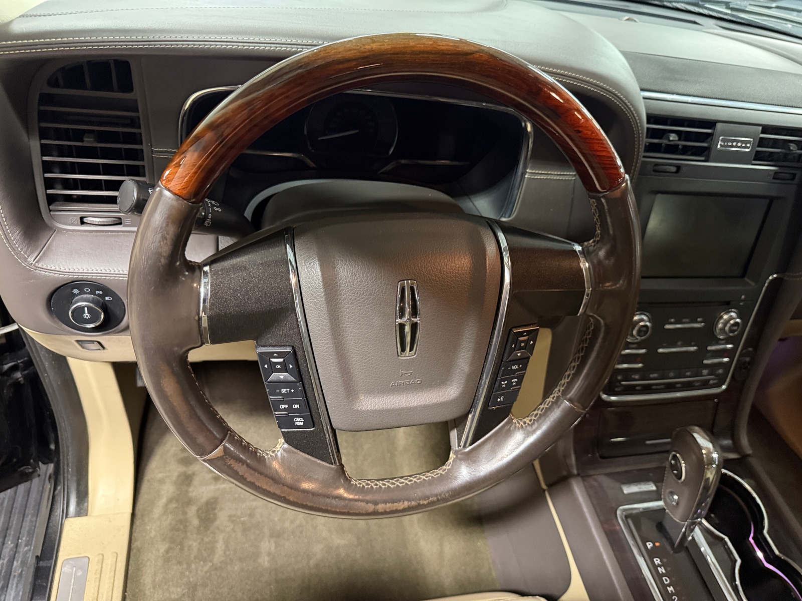 Thumbnail: 2015 Lincoln Navigator - 4