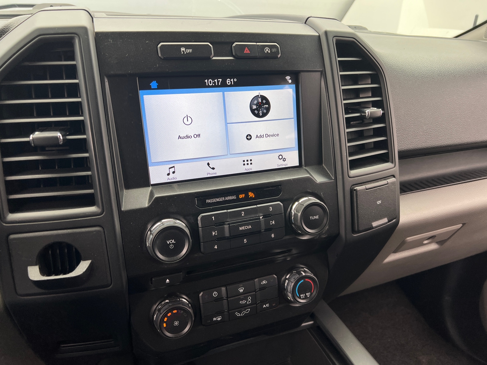 Thumbnail: 2018 Ford Econoline - 4