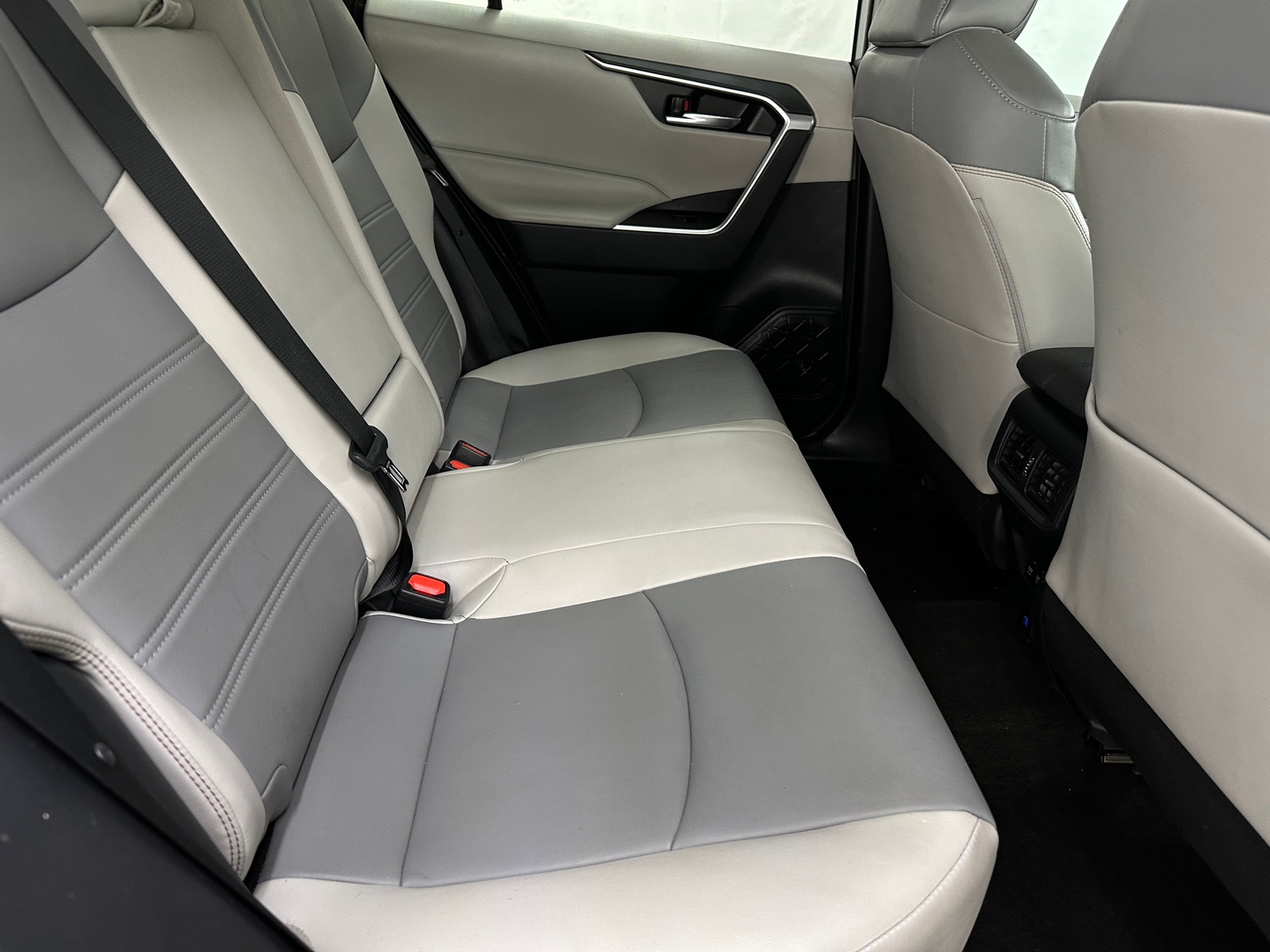 Thumbnail: 2019 Toyota RAV4 - 6