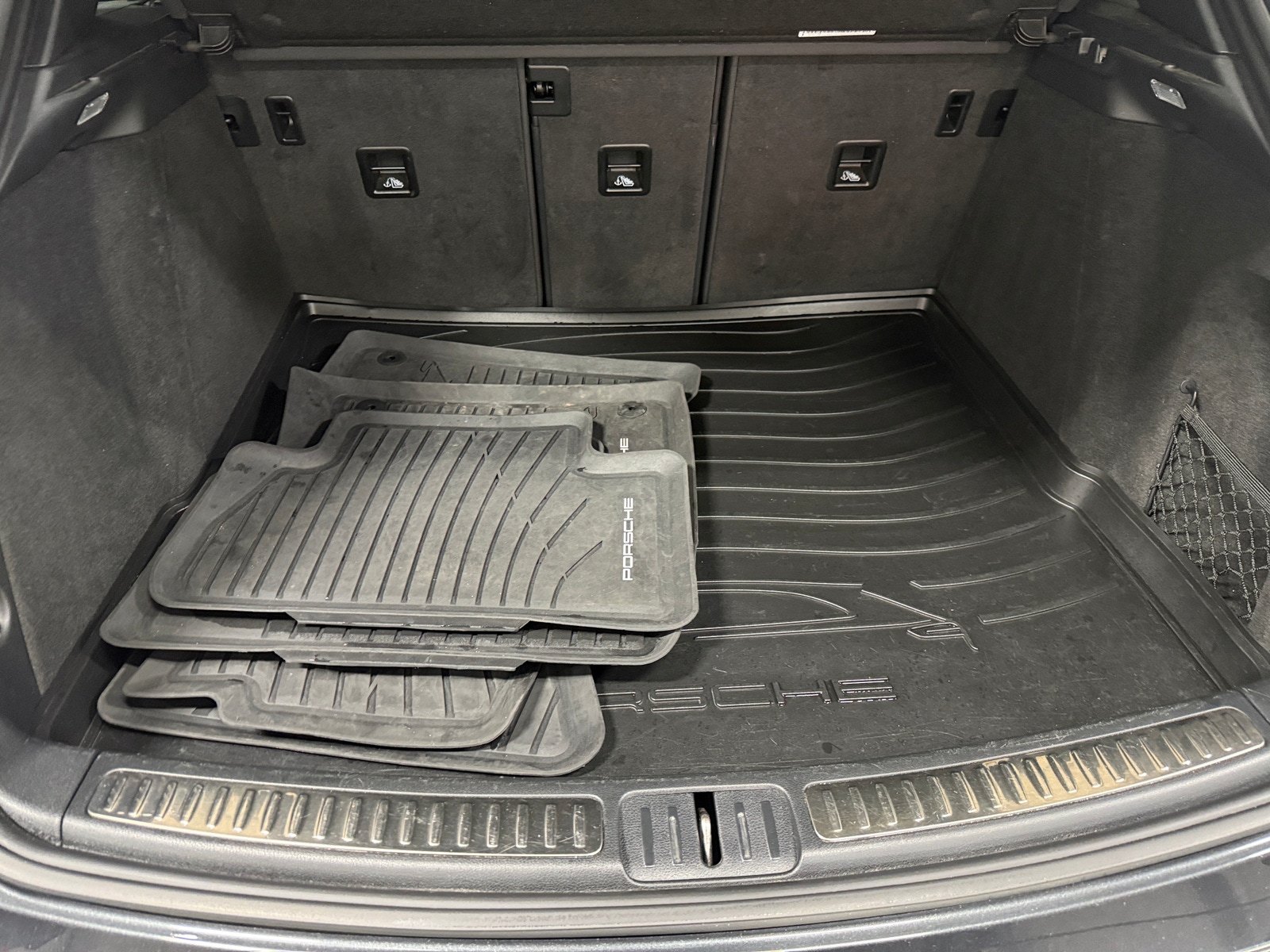 Thumbnail: 2022 Porsche Macan - 7