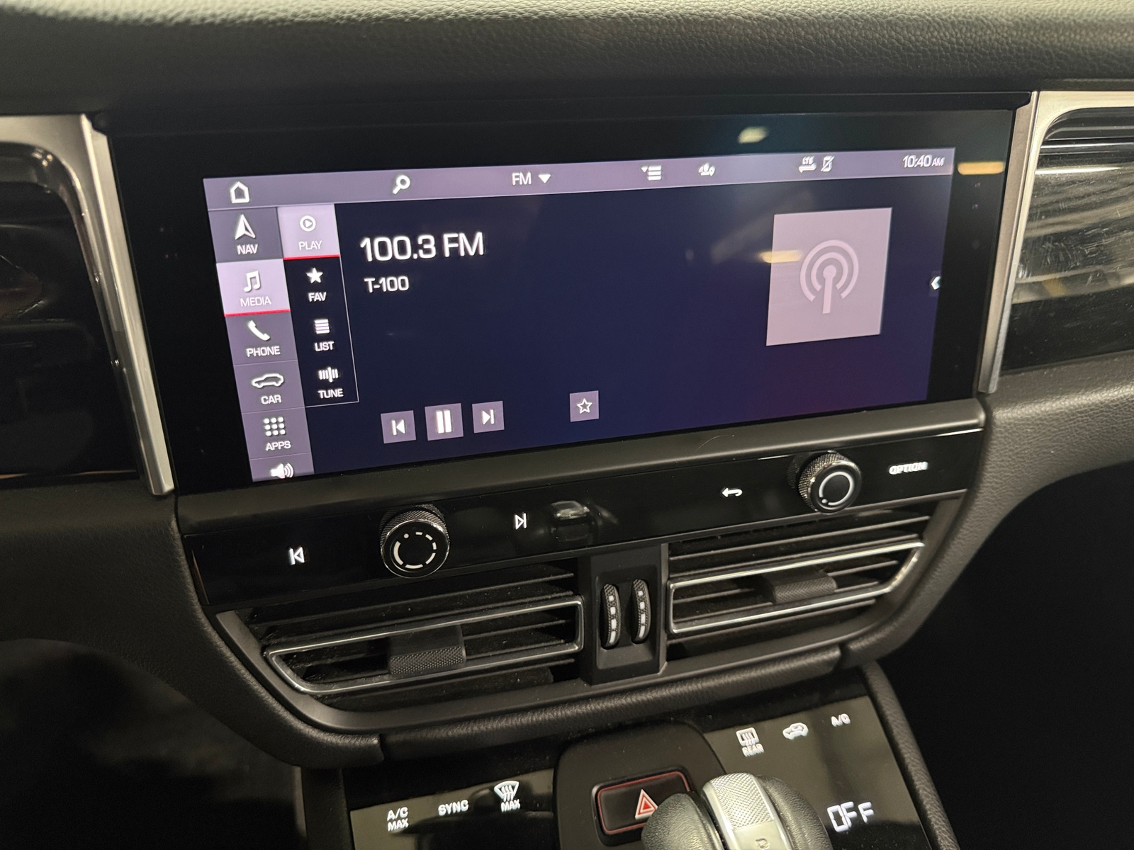 Thumbnail: 2022 Porsche Macan - 4