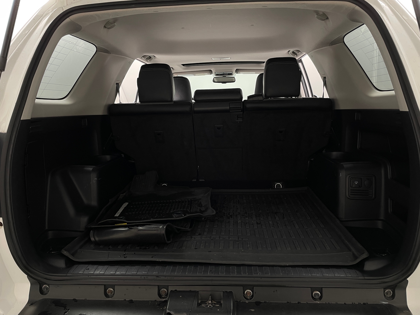 Thumbnail: 2016 Toyota 4Runner - 6