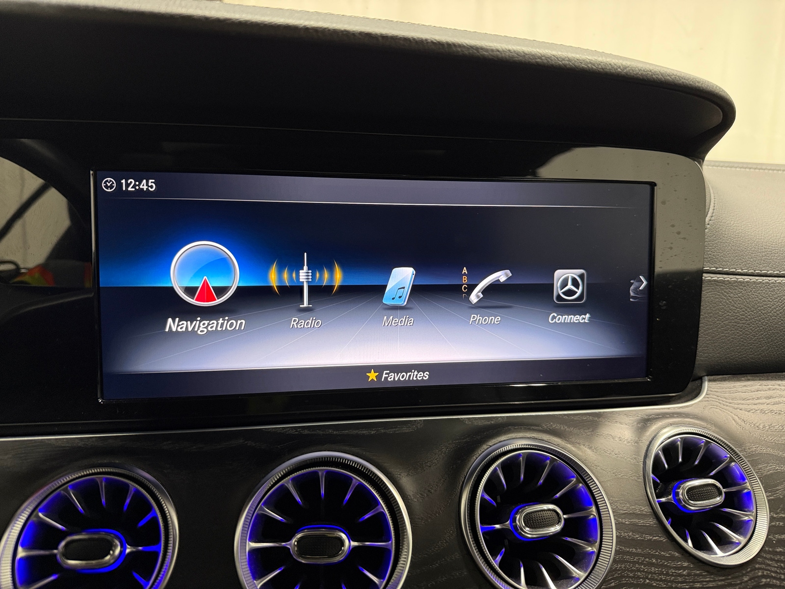 Thumbnail: 2019 Mercedes-Benz E-Class - 2