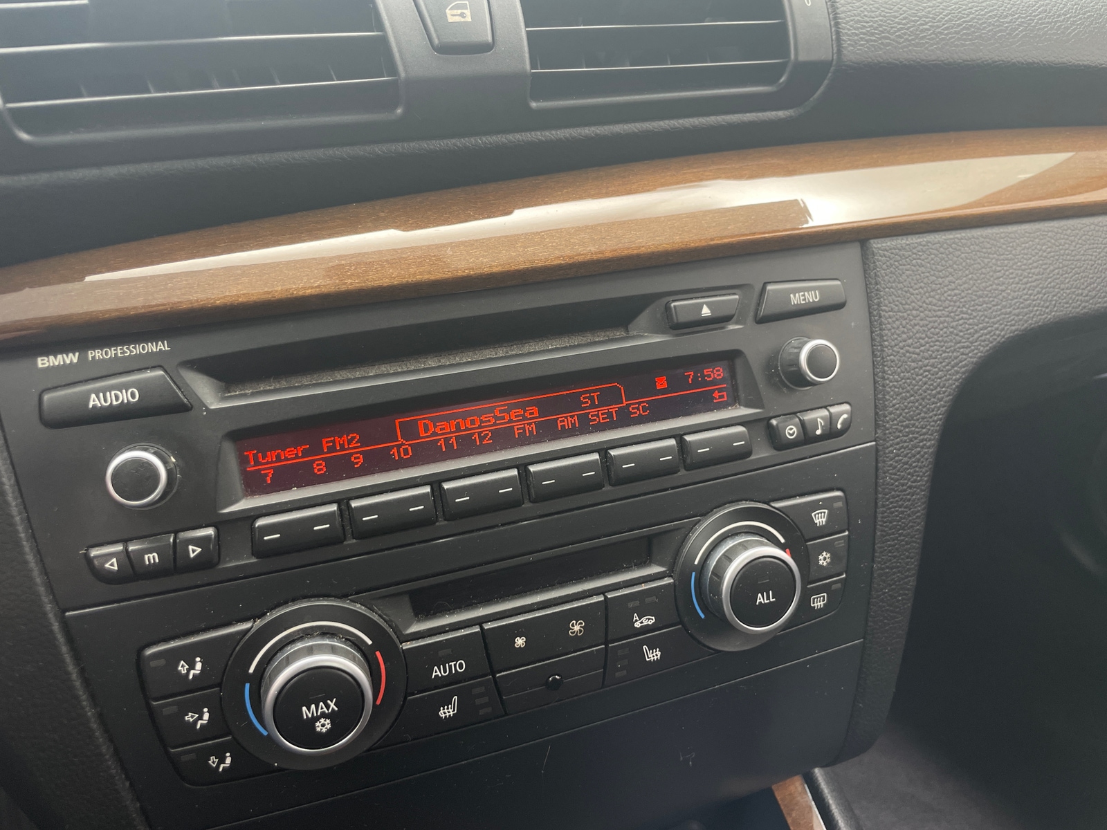 Thumbnail: 2012 BMW 1 Series - 2