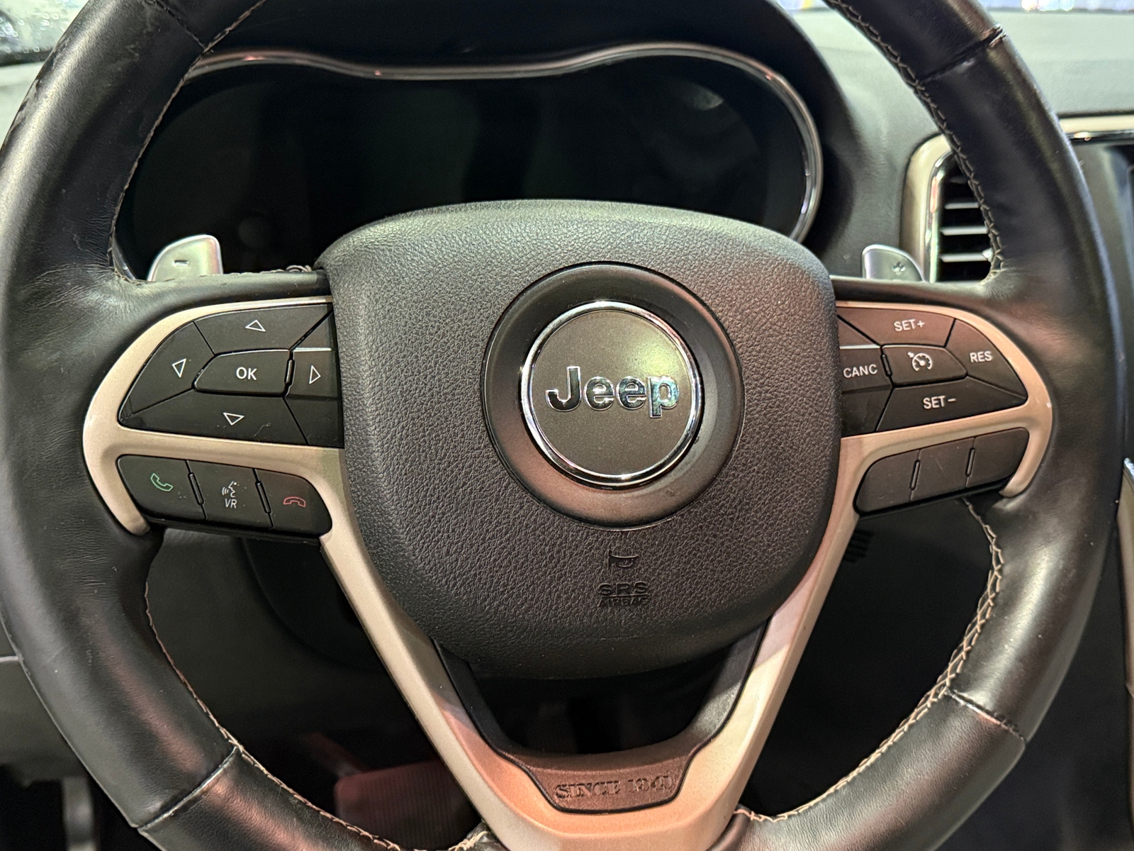 Thumbnail: 2017 Jeep Grand Cherokee - 4