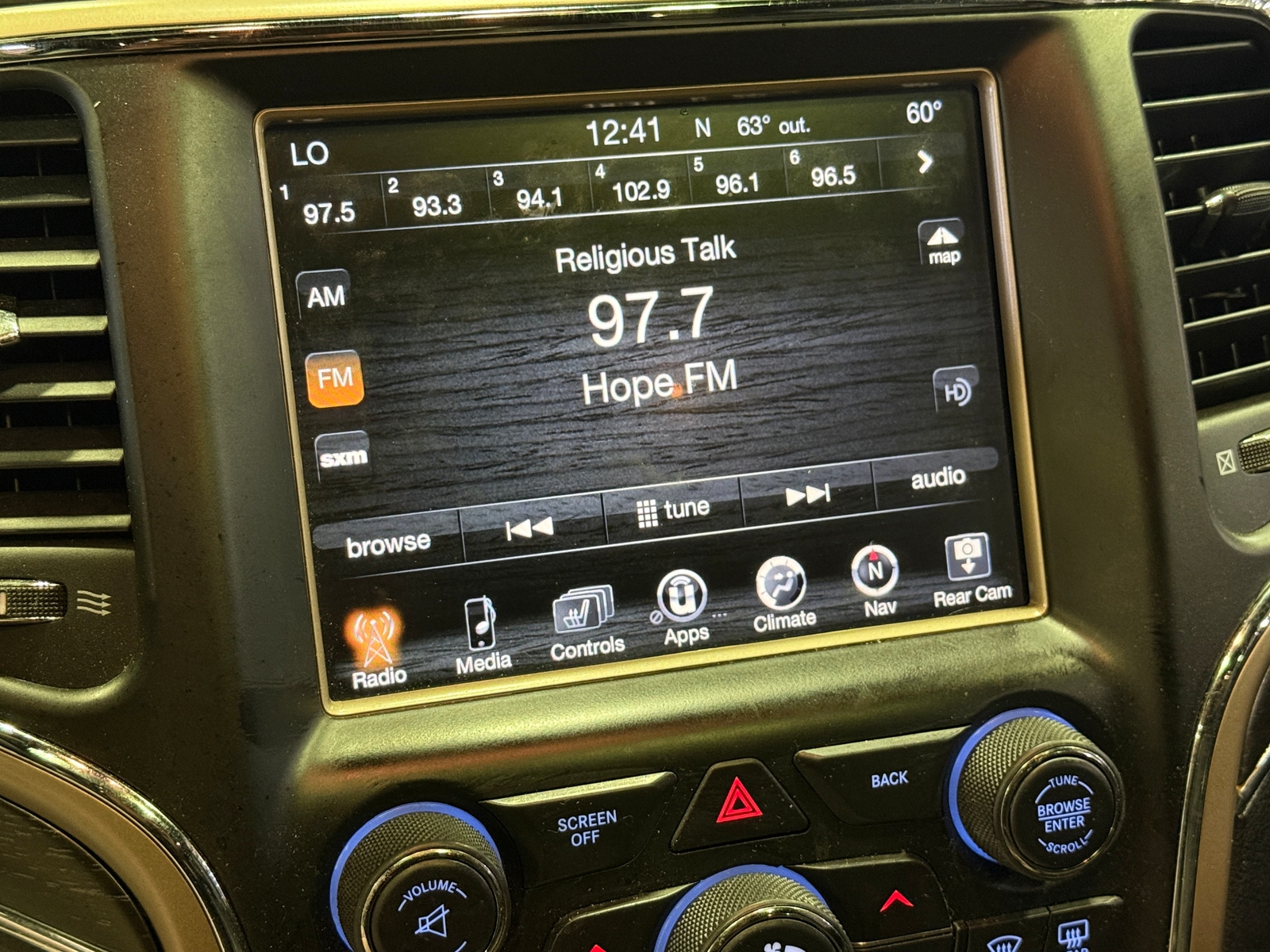 Thumbnail: 2017 Jeep Grand Cherokee - 3