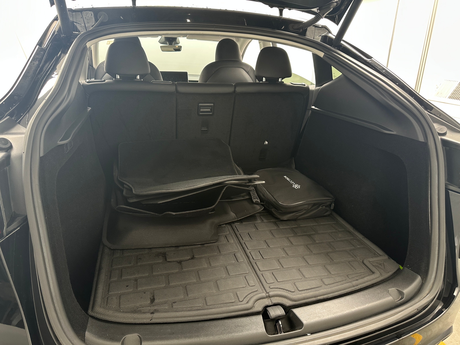 Thumbnail: 2023 Tesla Model Y - 6