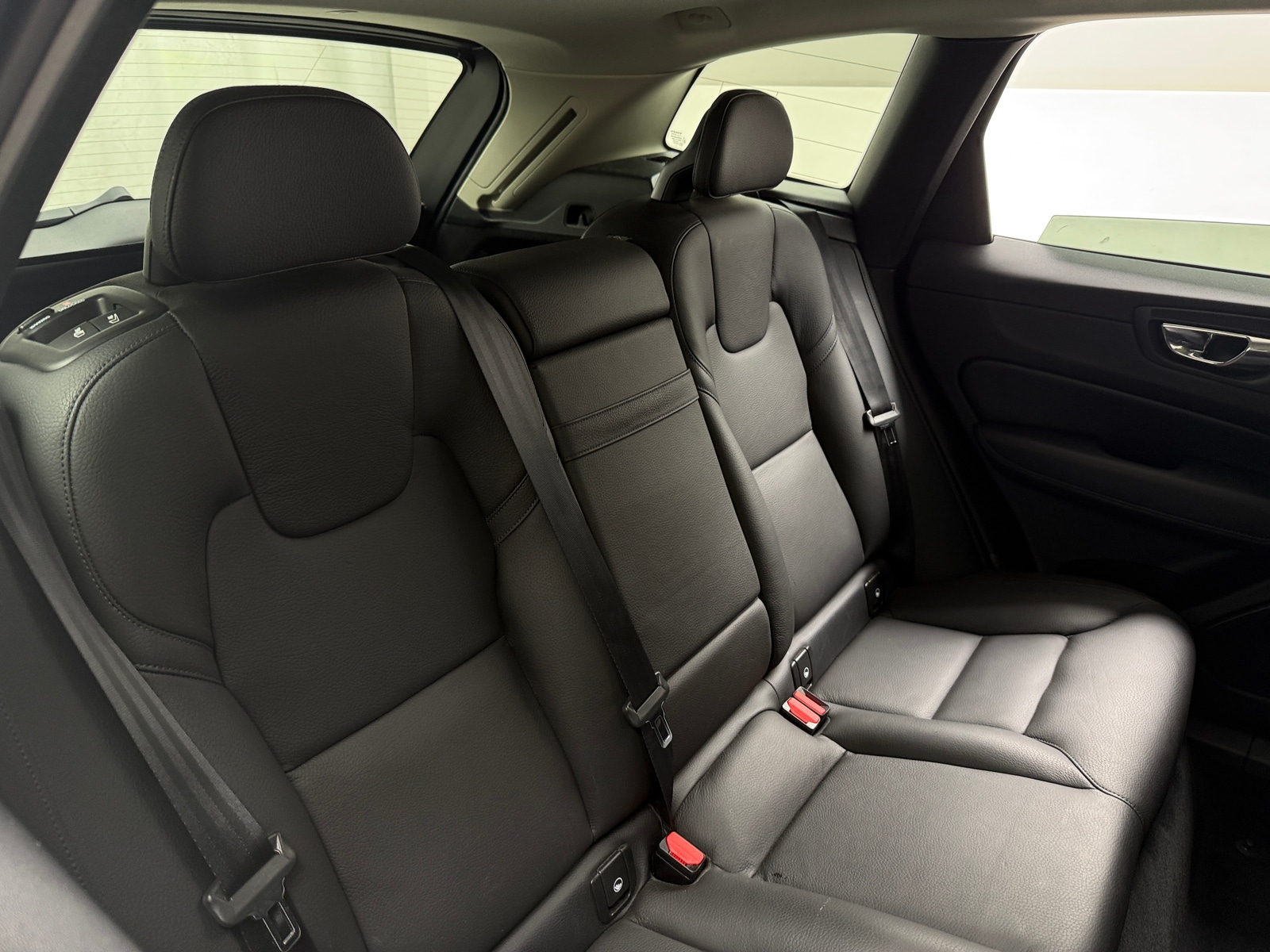 Thumbnail: 2018 Volvo XC60 - 5