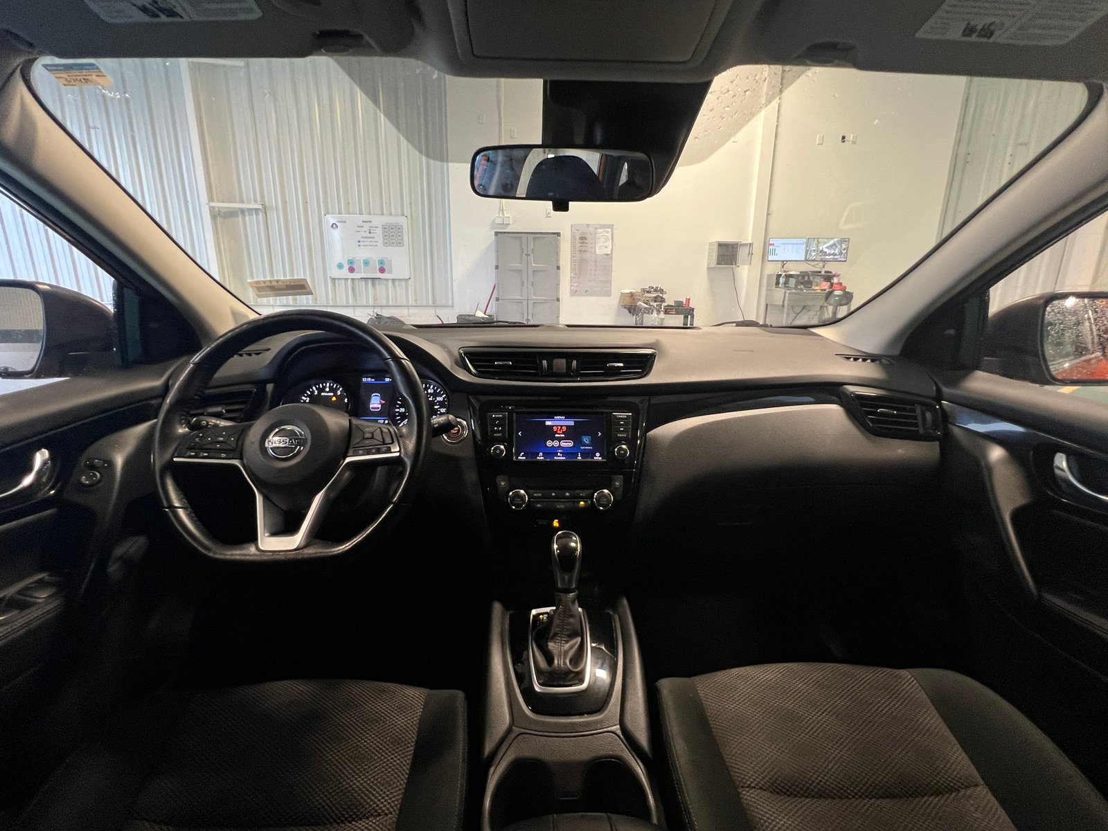 Thumbnail: 2022 Nissan Rogue Sport - 3