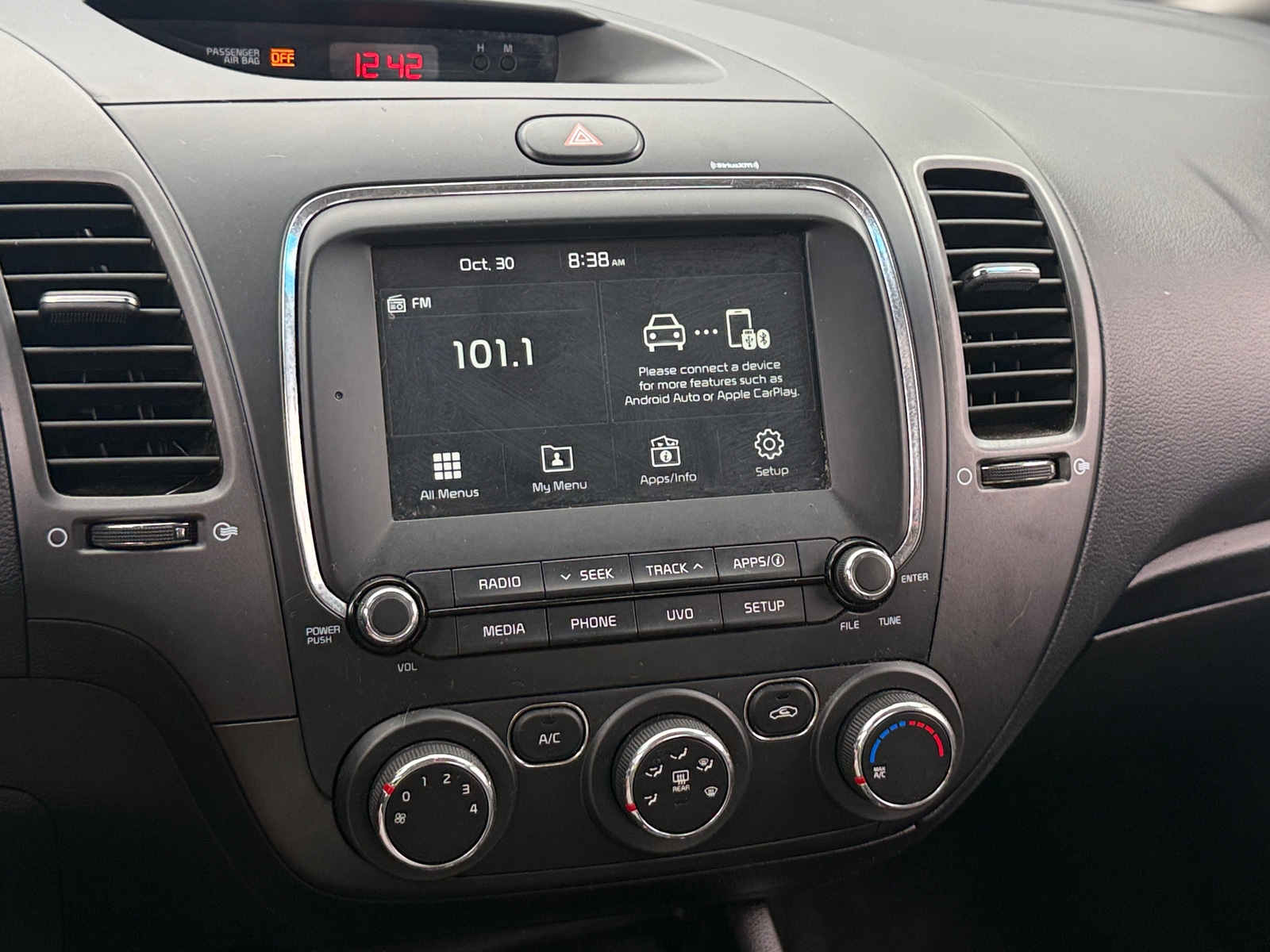 Thumbnail: 2018 Kia Forte - 4