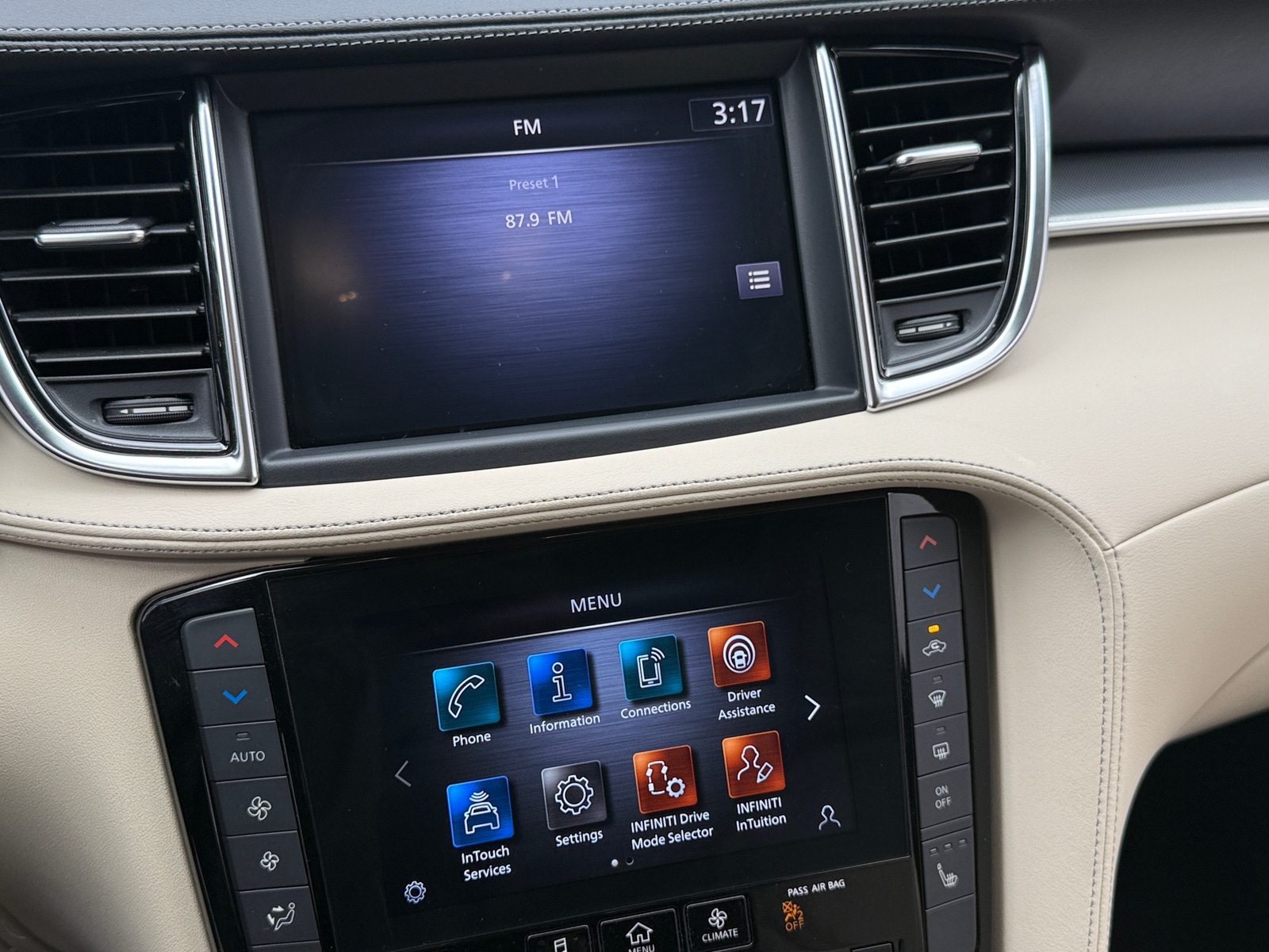 Thumbnail: 2021 INFINITI QX50 - 3