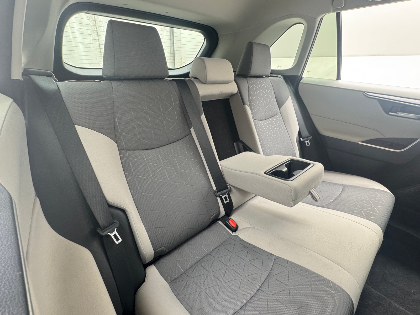 Thumbnail: 2021 Toyota RAV4 - 6