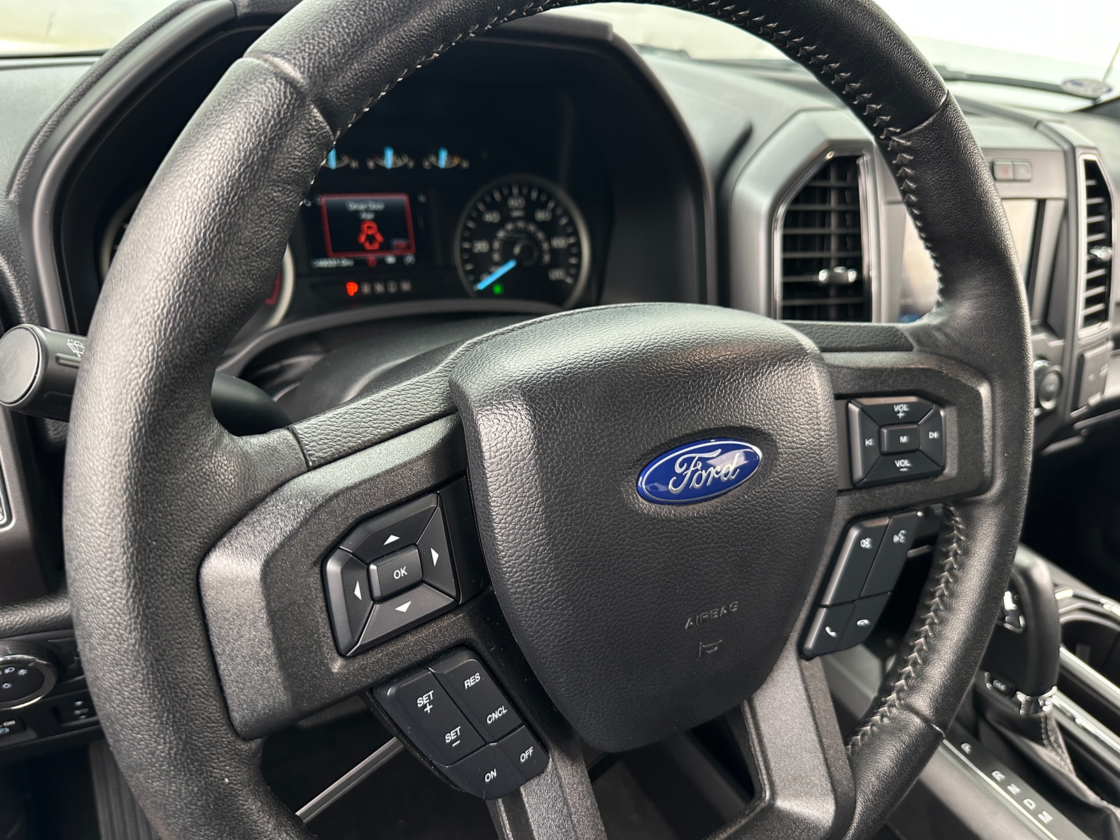 Thumbnail: 2019 Ford Econoline - 5