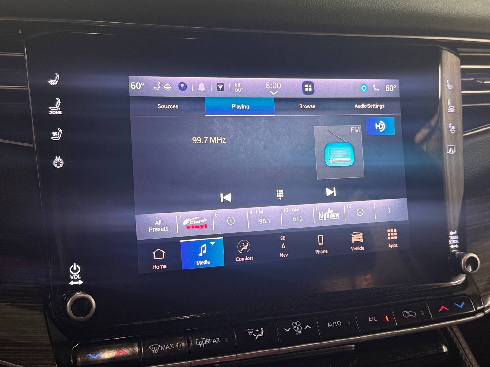 Thumbnail: 2022 Jeep Wagoneer - 3