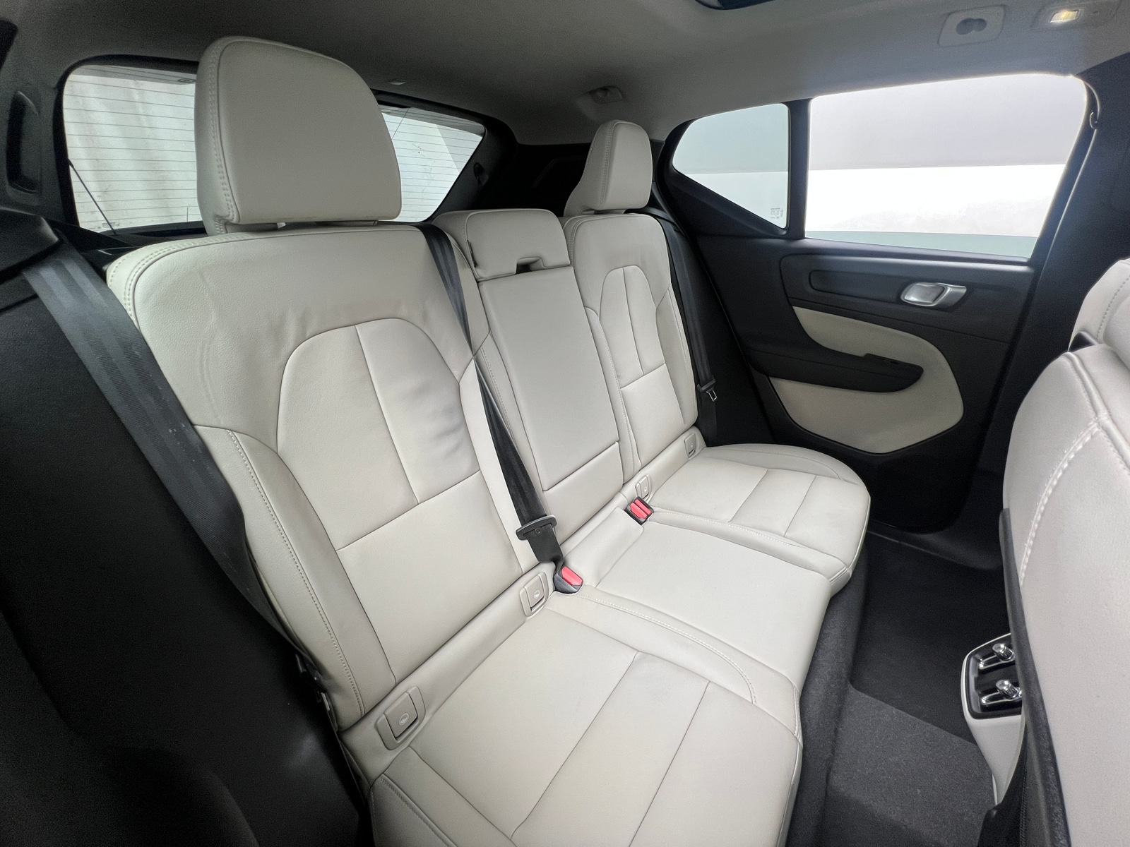 Thumbnail: 2024 Volvo XC40 - 5