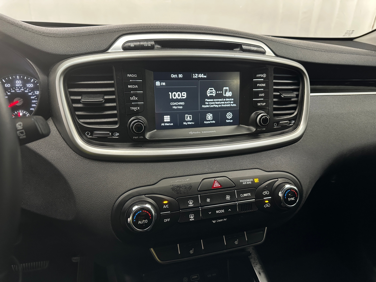 Thumbnail: 2018 Kia Sorento - 4