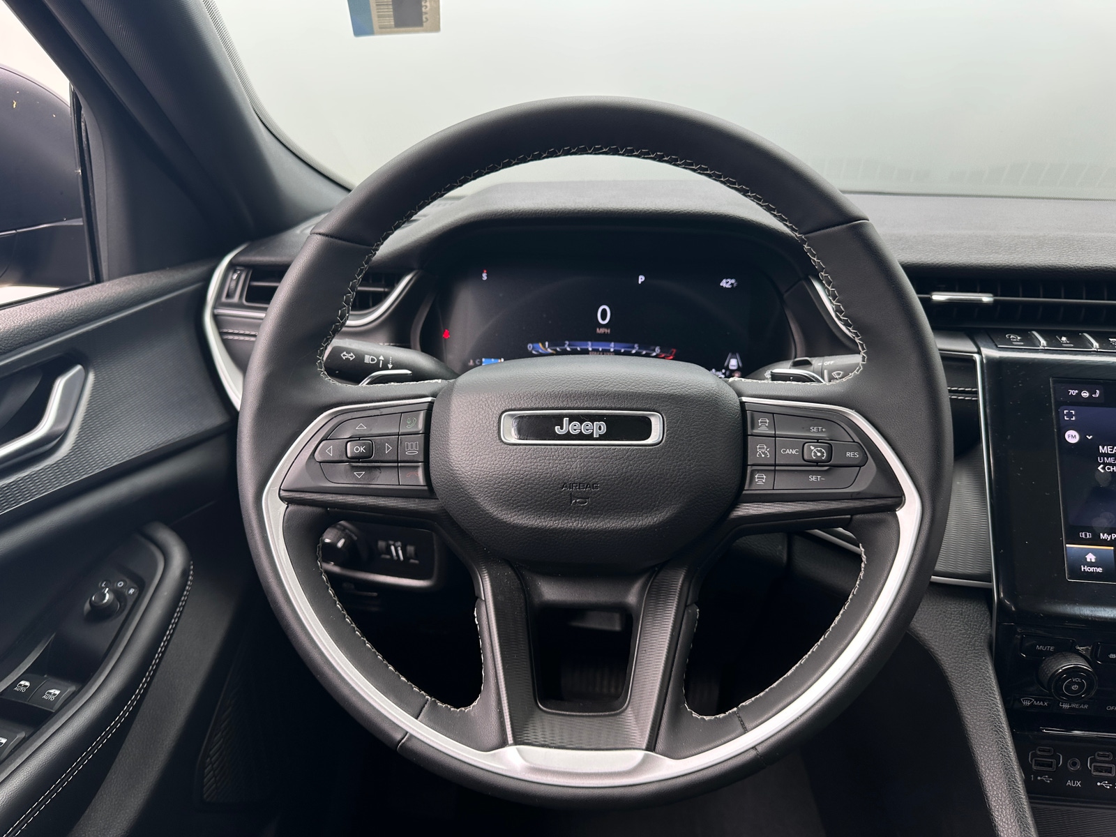 Thumbnail: 2024 Jeep Grand Cherokee - 5