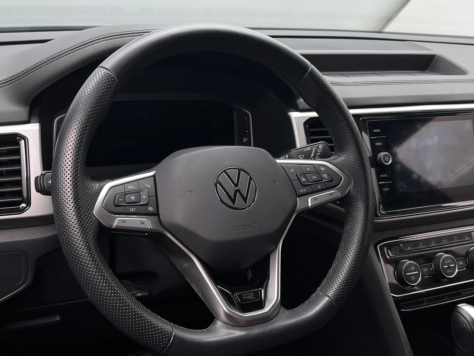 Thumbnail: 2023 Volkswagen Atlas - 4