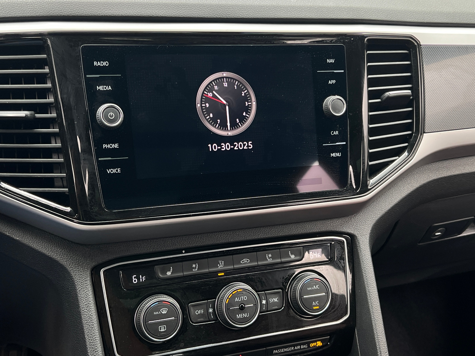 Thumbnail: 2023 Volkswagen Atlas - 3