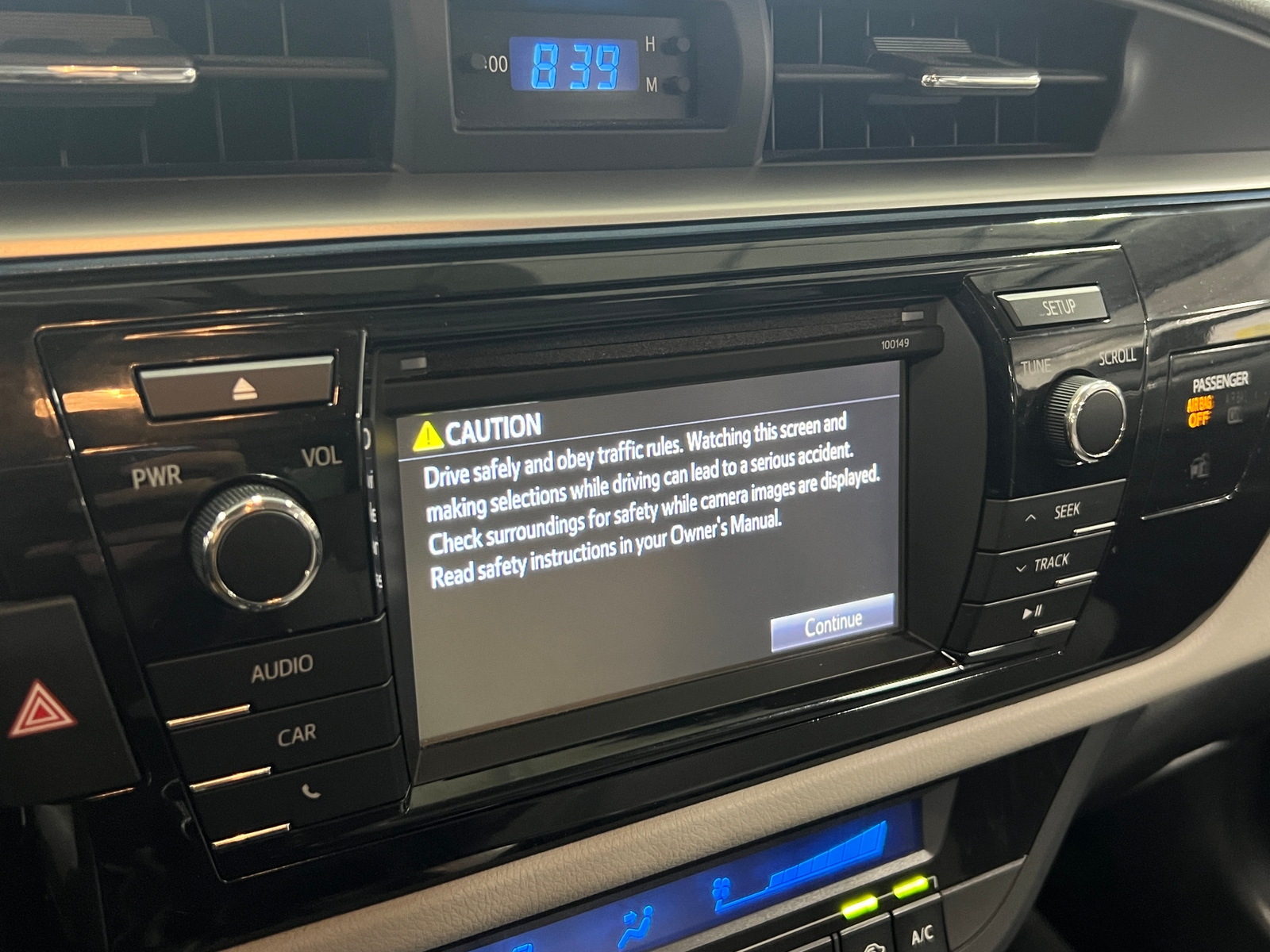 Thumbnail: 2015 Toyota Corolla - 4