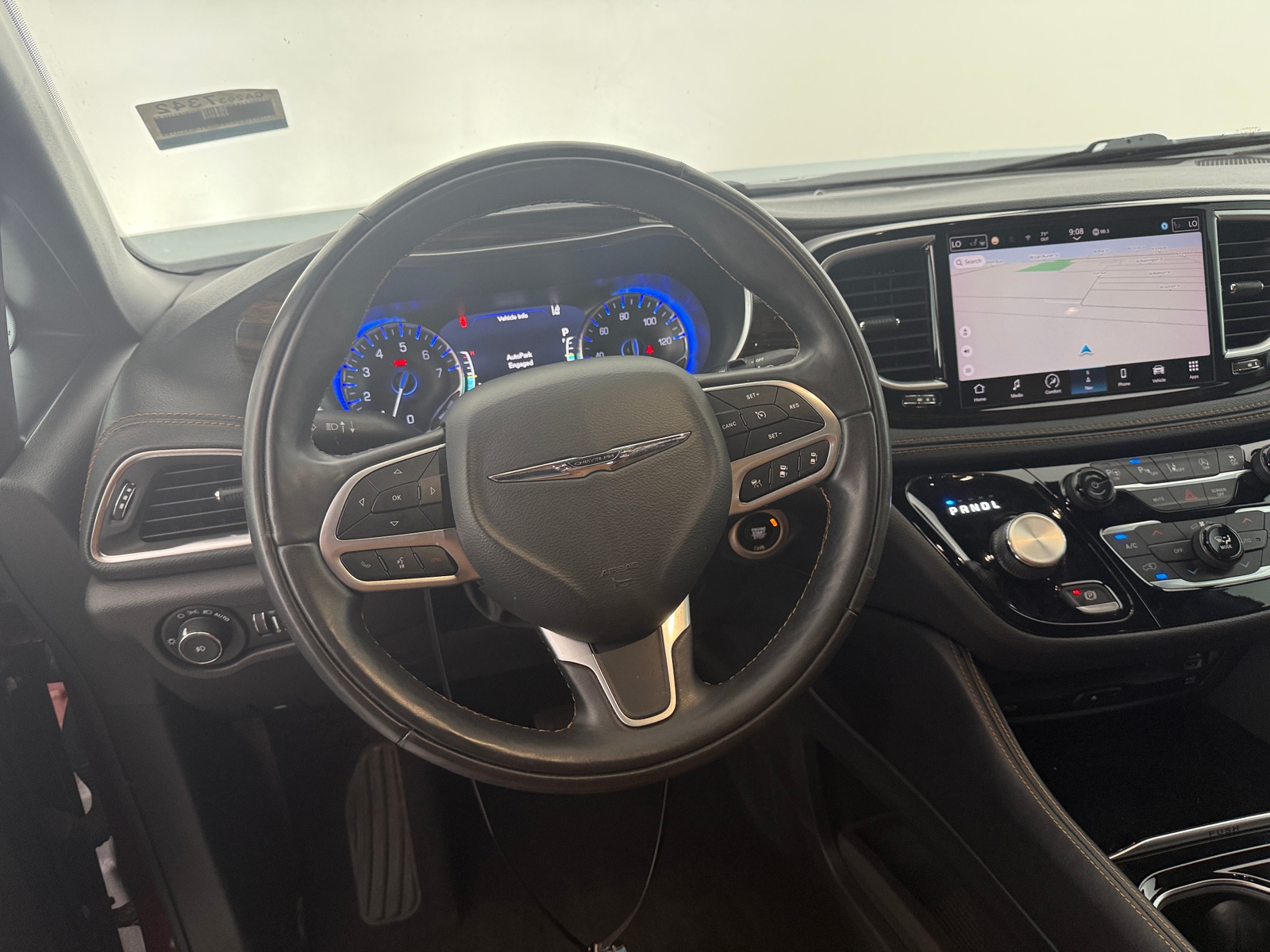 Thumbnail: 2022 Chrysler Pacifica - 4