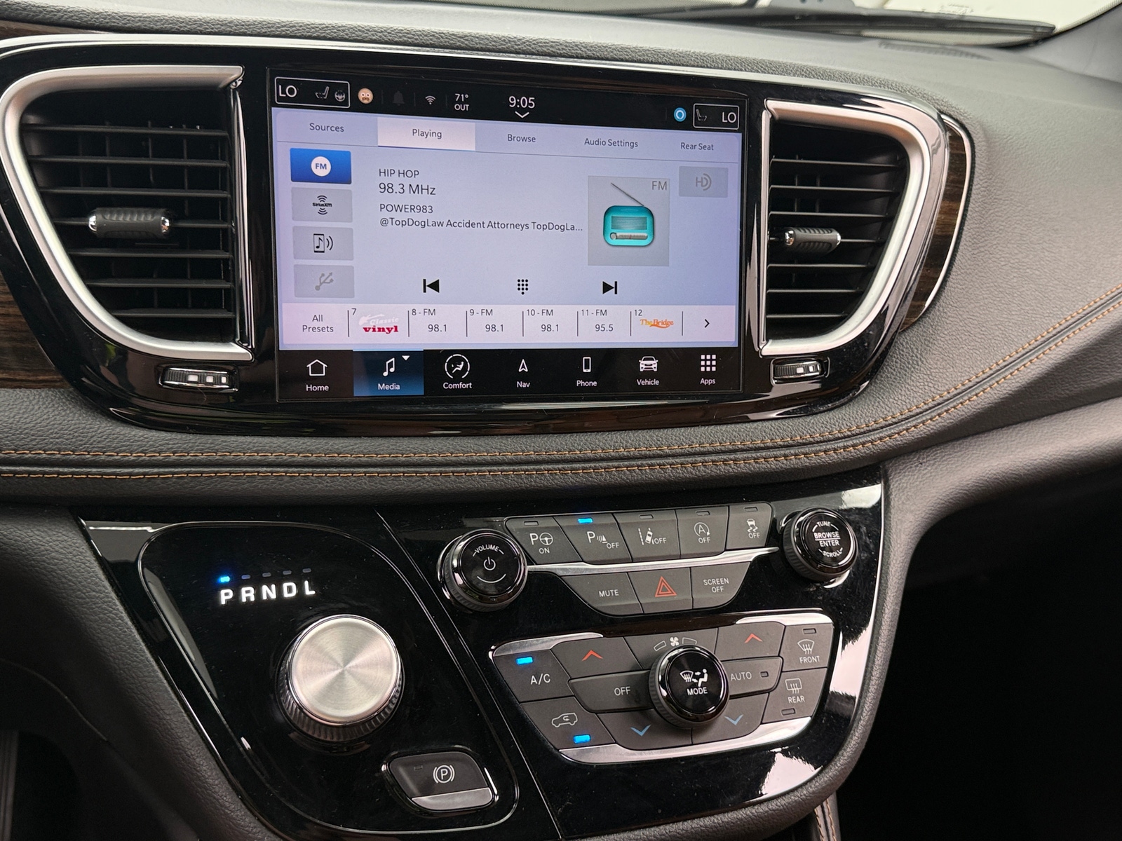 Thumbnail: 2022 Chrysler Pacifica - 3