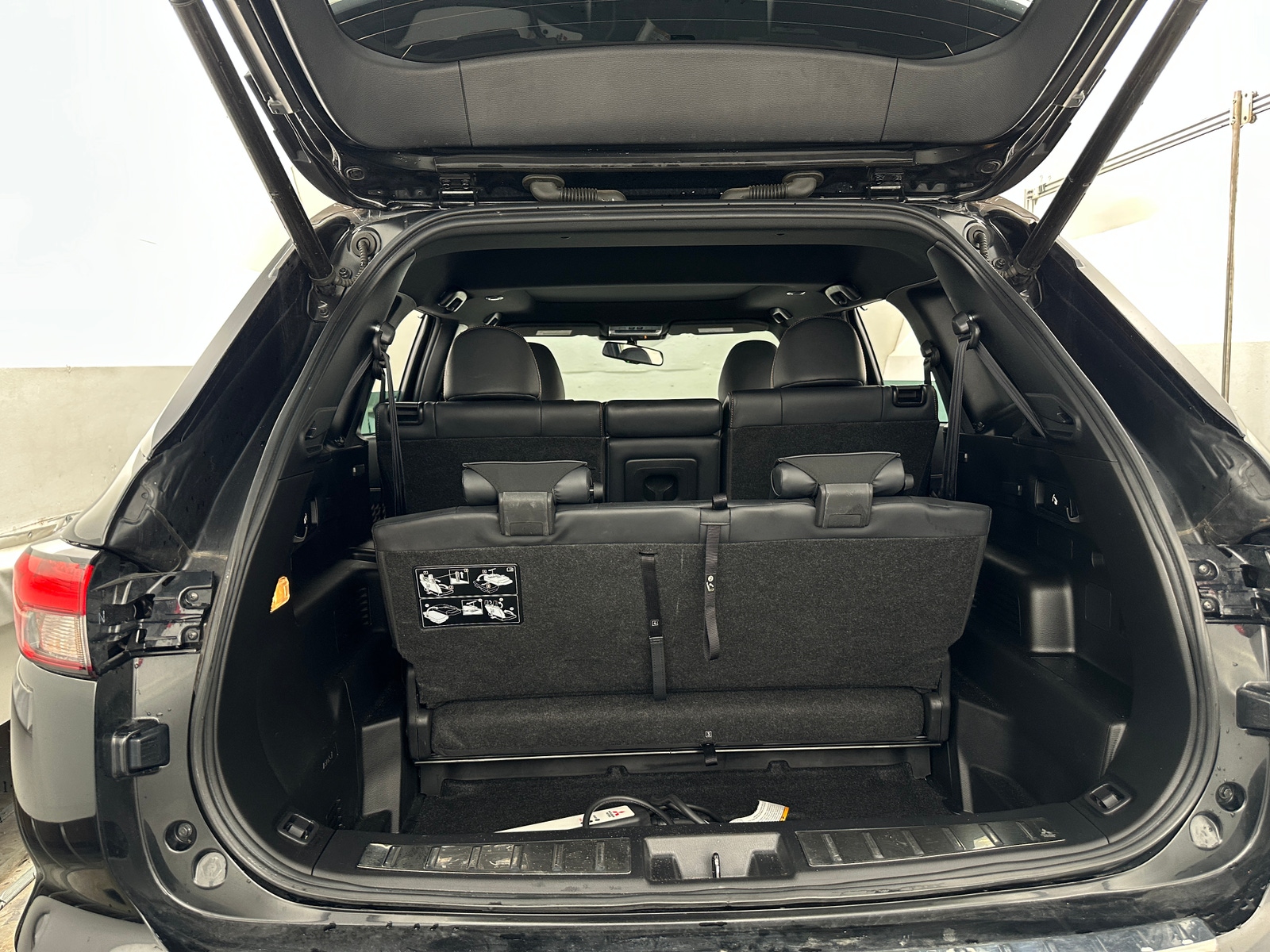 Thumbnail: 2023 Mitsubishi Outlander - 6