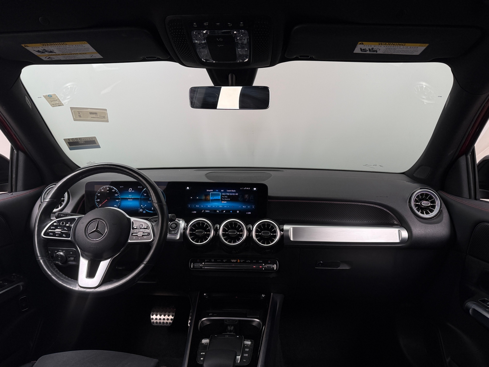 Thumbnail: 2022 Mercedes-Benz GLB - 2