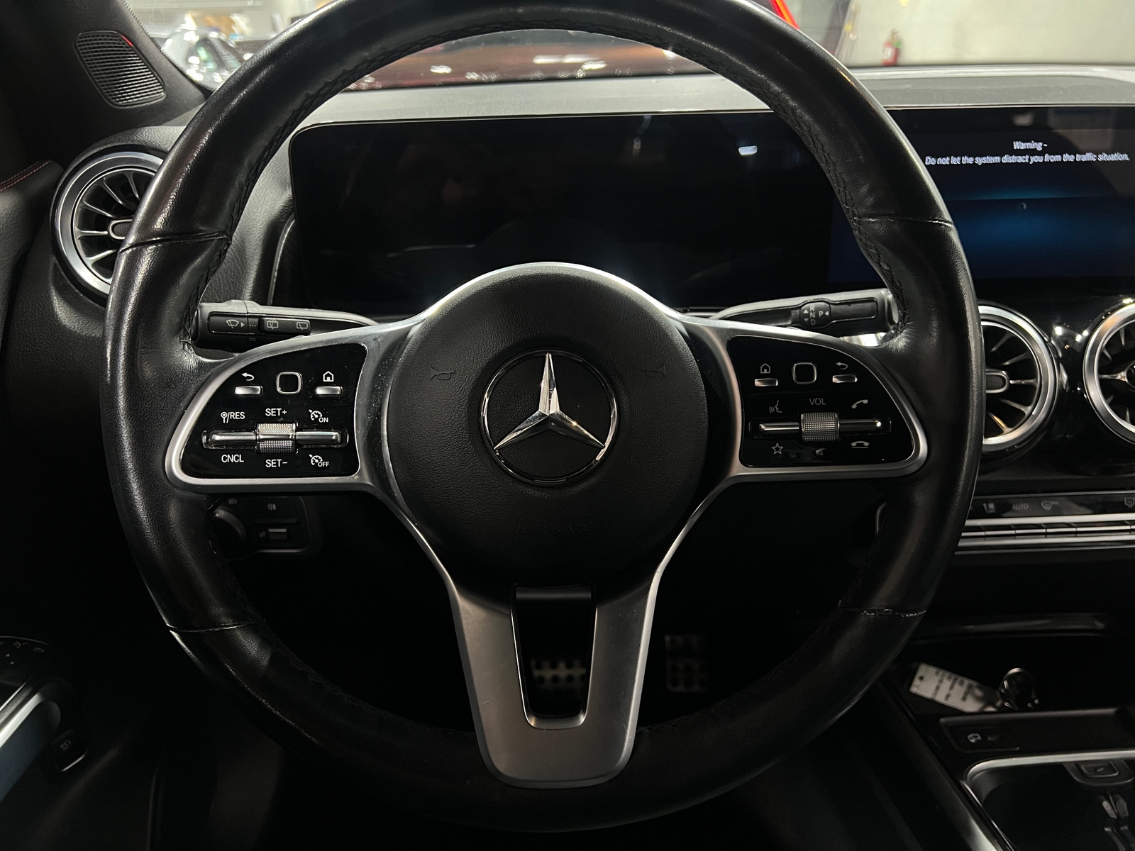 Thumbnail: 2022 Mercedes-Benz GLB - 4