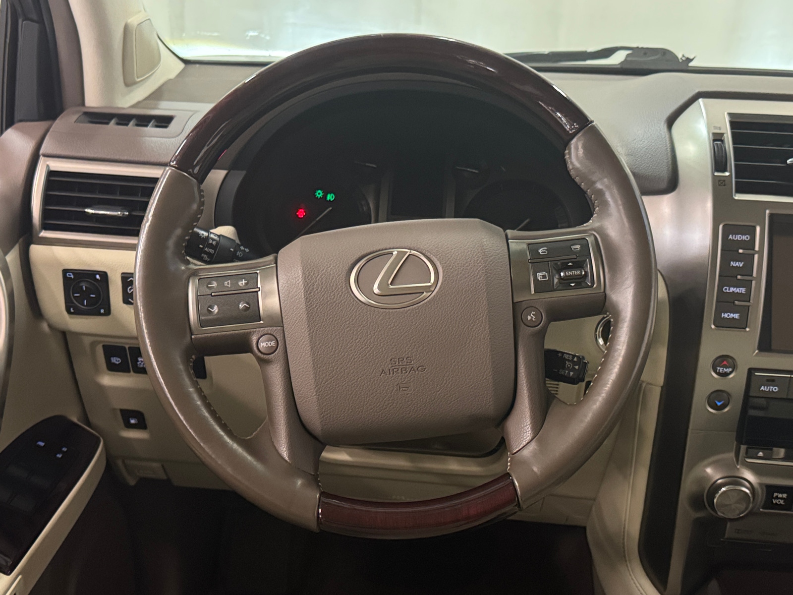 Thumbnail: 2019 Lexus GX - 4