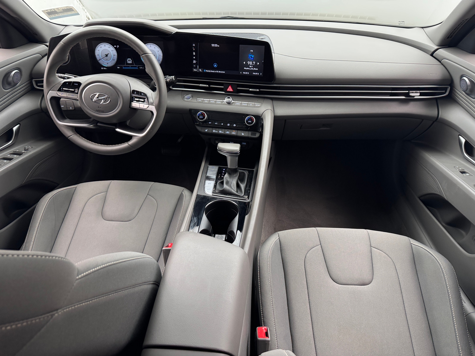 Thumbnail: 2023 Hyundai Elantra - 3