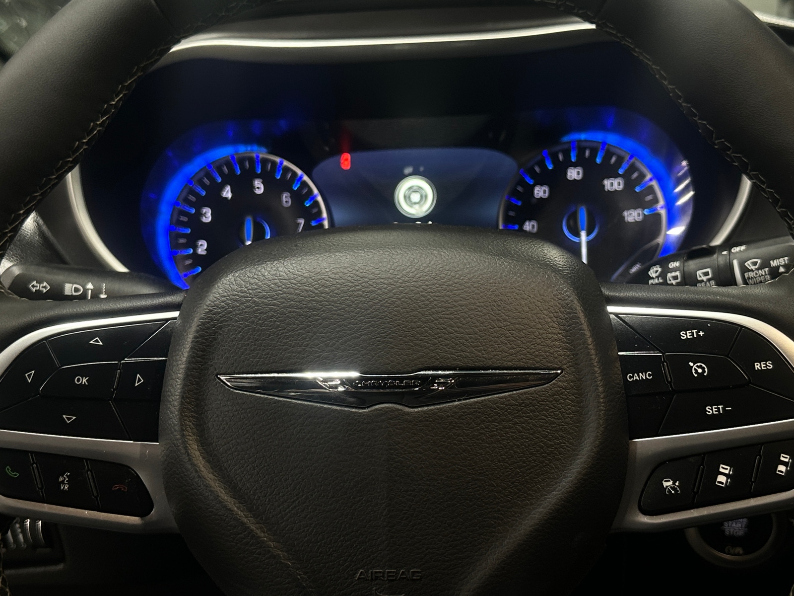 Thumbnail: 2025 Chrysler Pacifica - 4