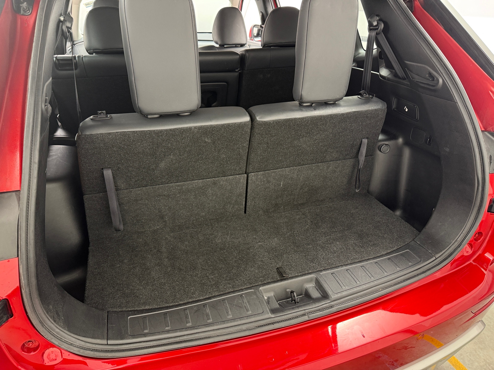 Thumbnail: 2024 Mitsubishi Outlander - 6