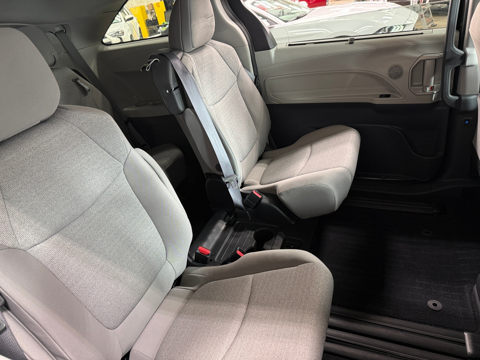 Thumbnail: 2024 Toyota Sienna - 6