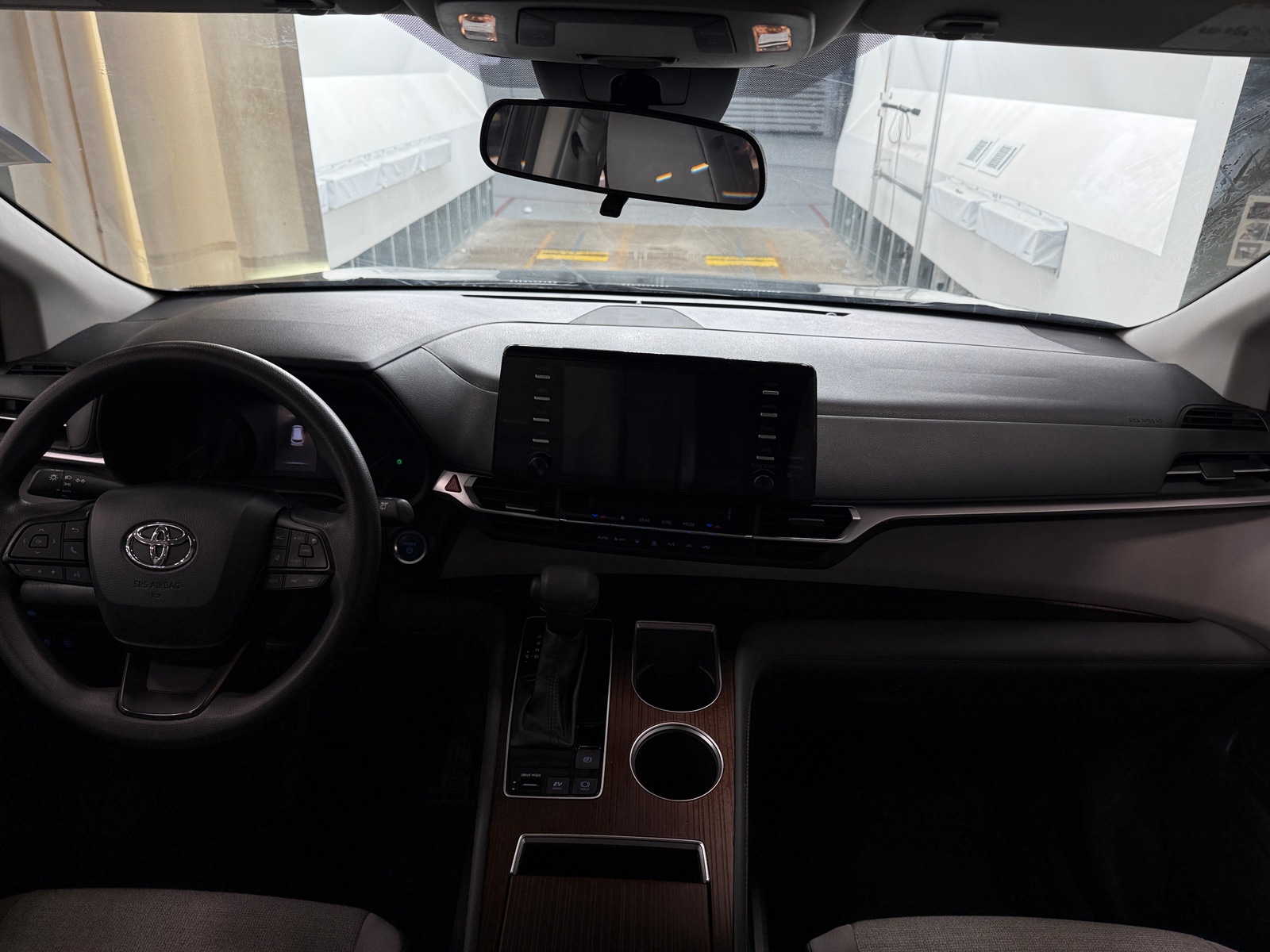 Thumbnail: 2024 Toyota Sienna - 3