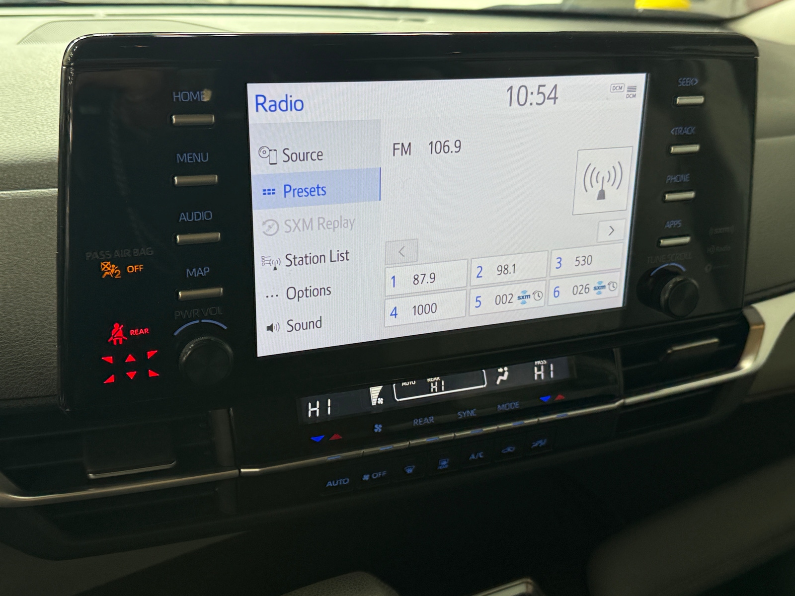 Thumbnail: 2024 Toyota Sienna - 4