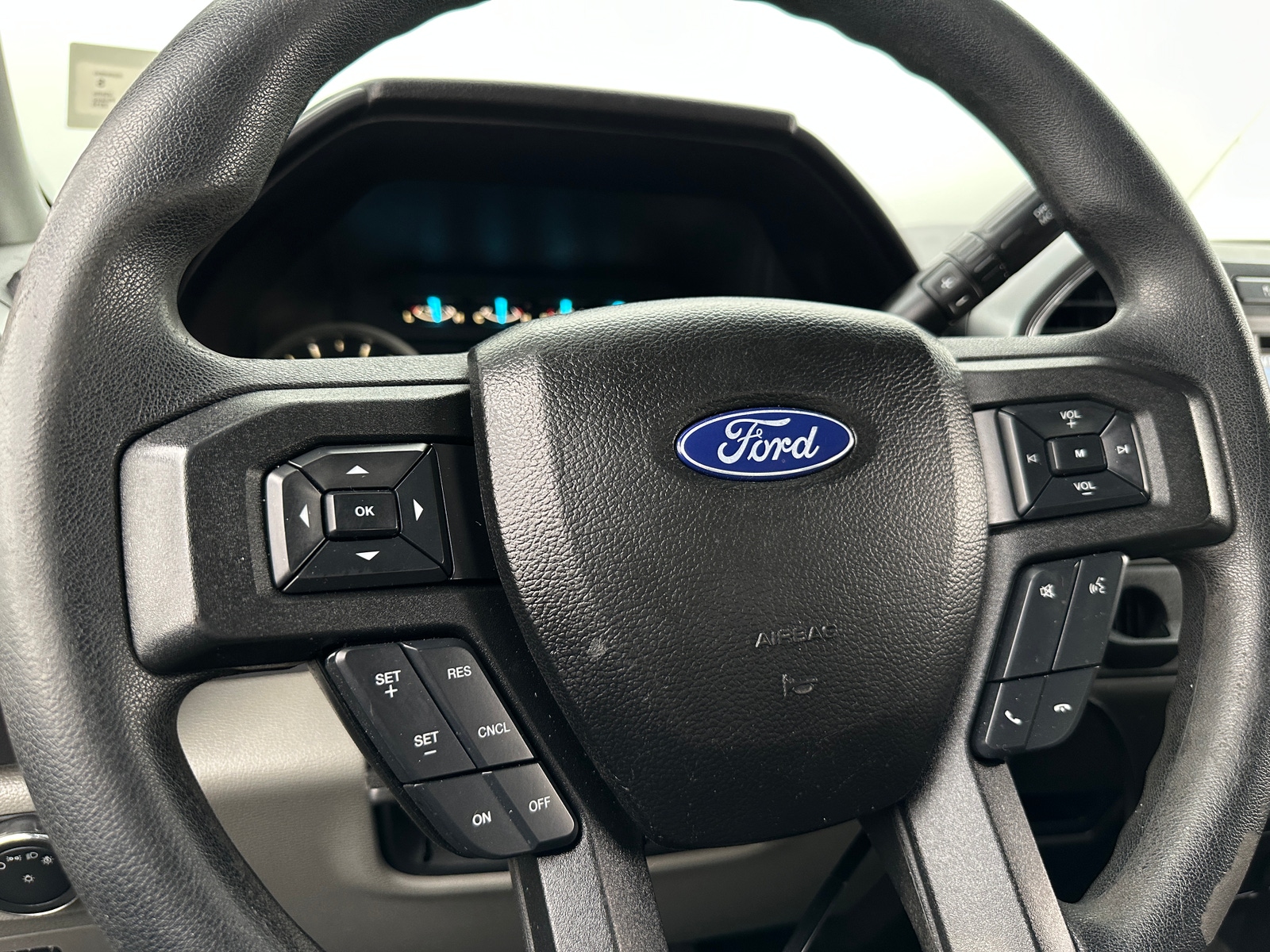 Thumbnail: 2018 Ford Econoline - 5