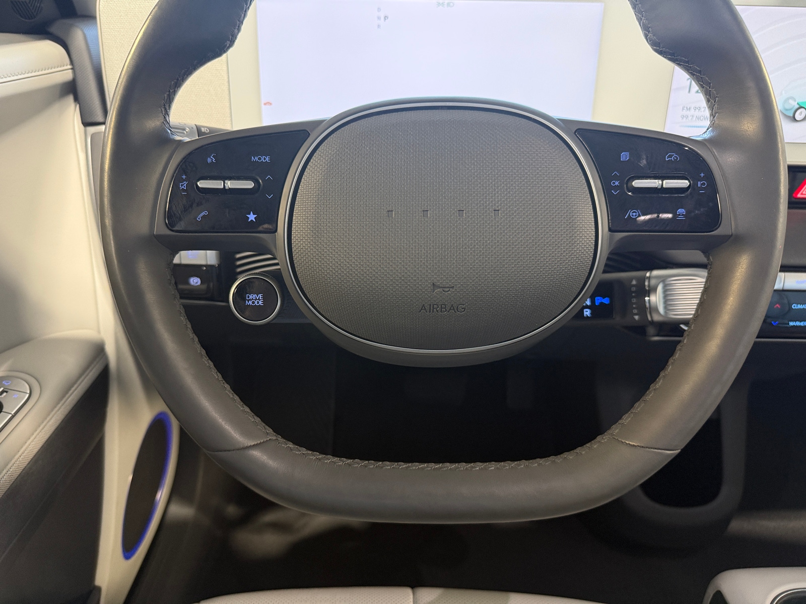 Thumbnail: 2023 Hyundai Ioniq 5 - 4