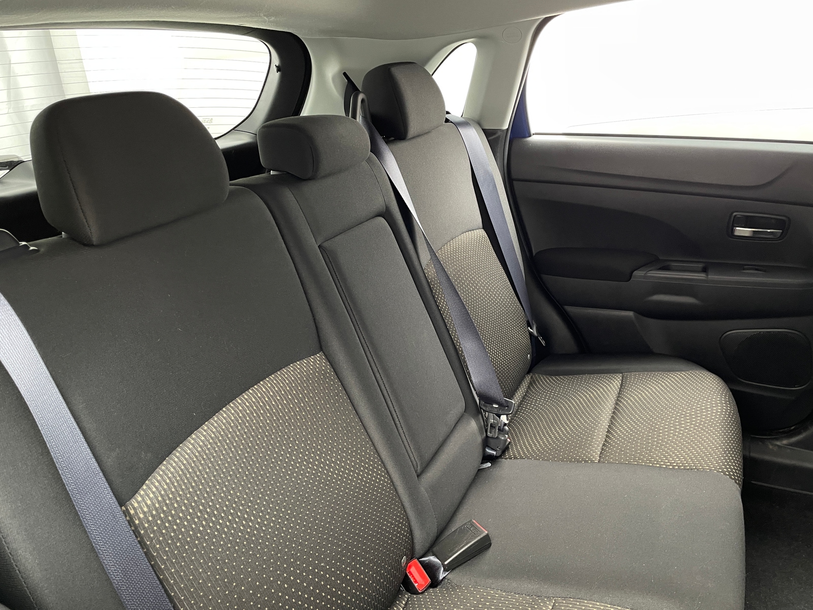 Thumbnail: 2016 Mitsubishi Outlander Sport - 6