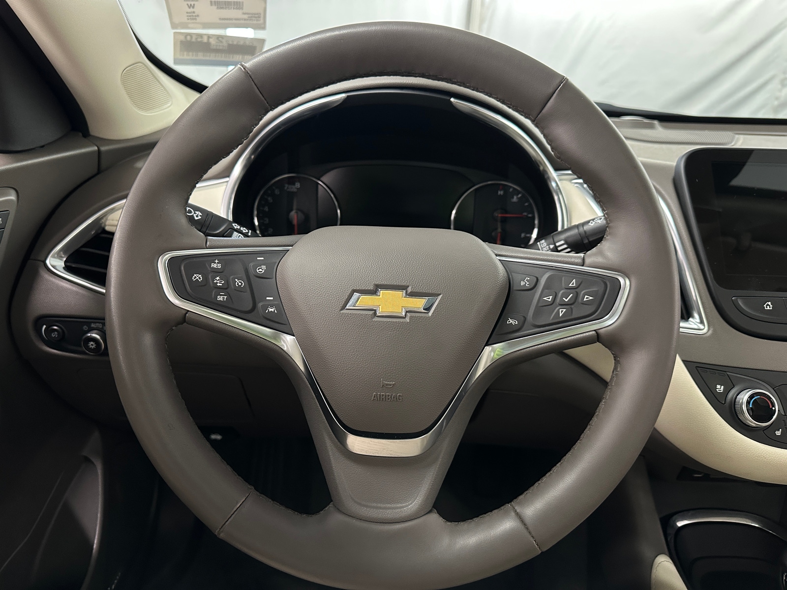 Thumbnail: 2024 Chevrolet Malibu - 4