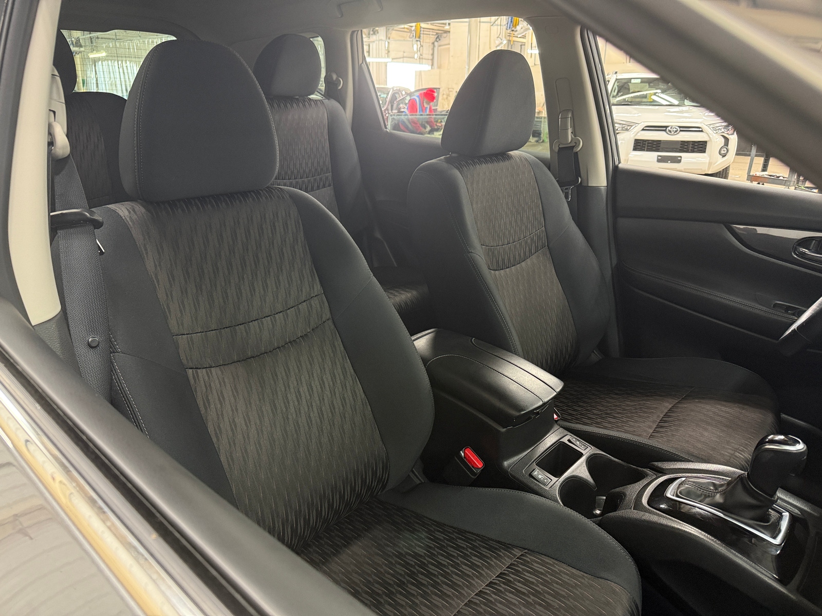 Thumbnail: 2018 Nissan Rogue - 2